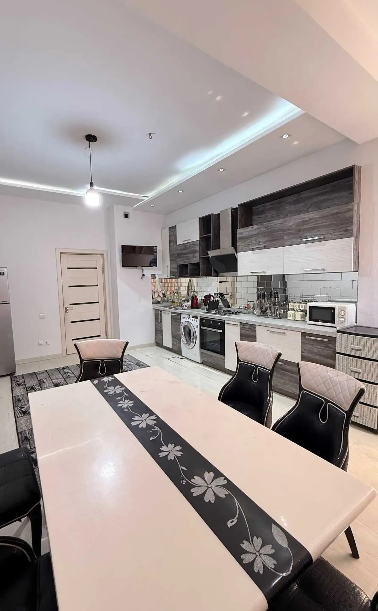 2-комн. квартира, 9 этаж, 1000м², Шохмансур