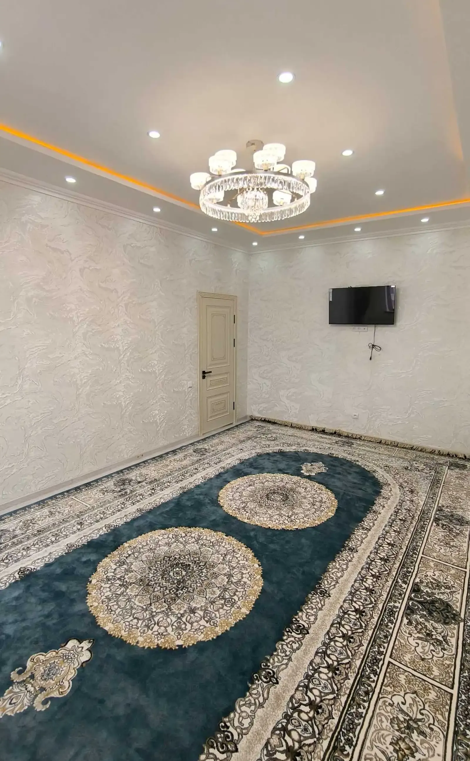 3-комн. квартира, 11 этаж, 100 м², Шохмансур
