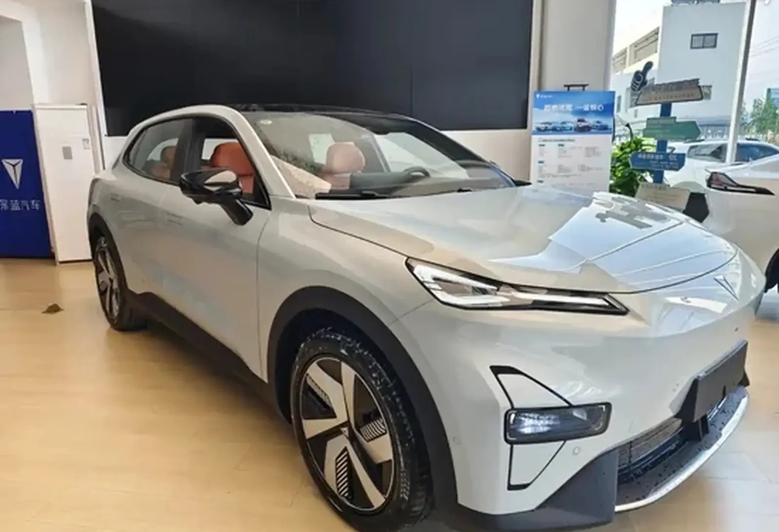 Changan Deepal SL03 2025