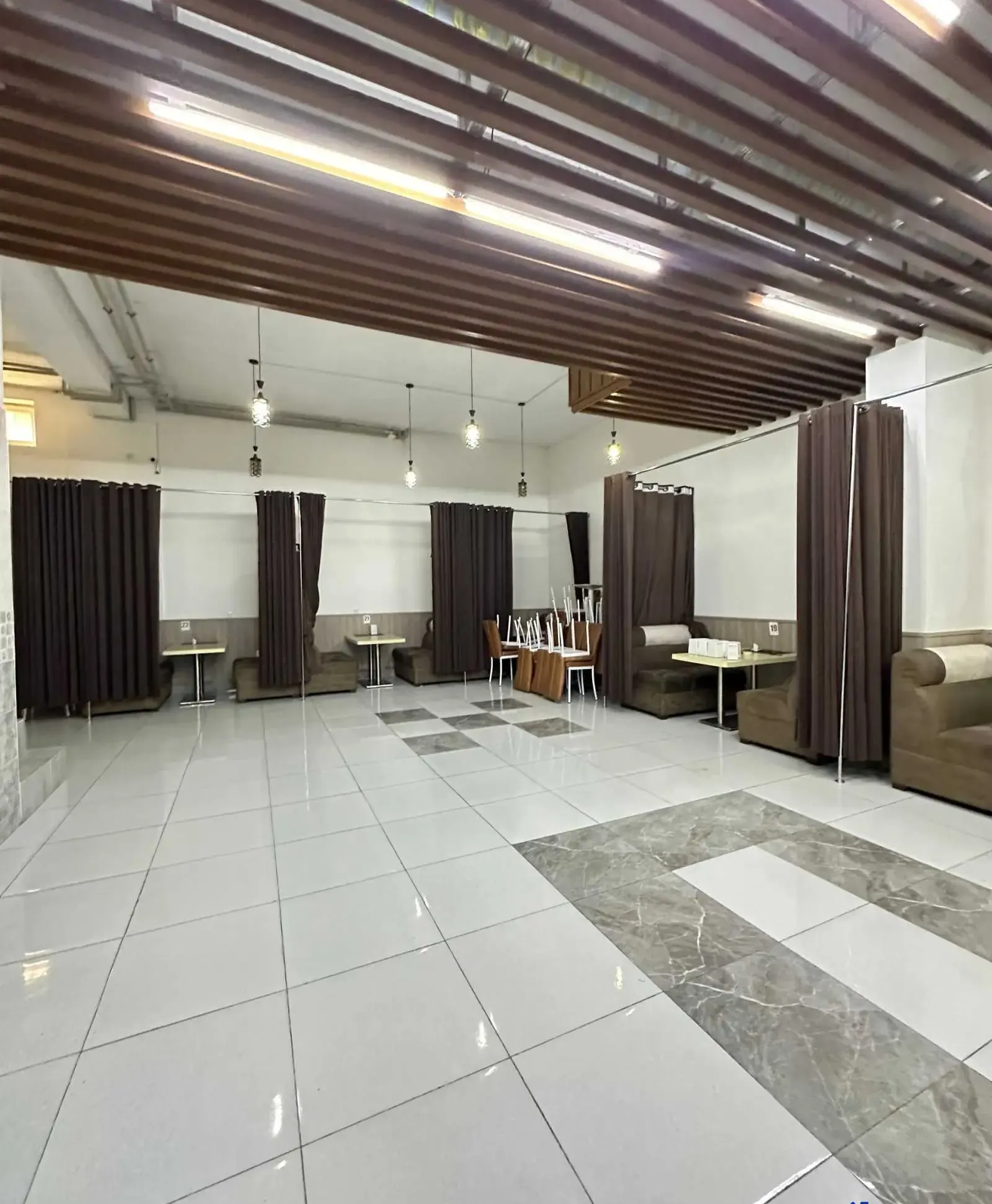 Помещение под ресторан / бар, 444м², Сино Караболо
