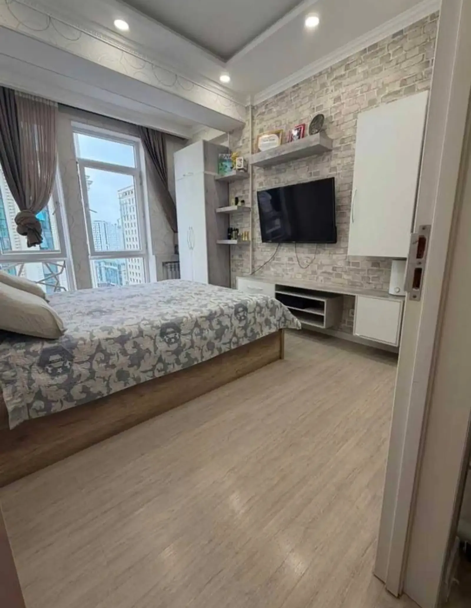 2-комн. квартира, 11 этаж, 60 м², Шохмансур
