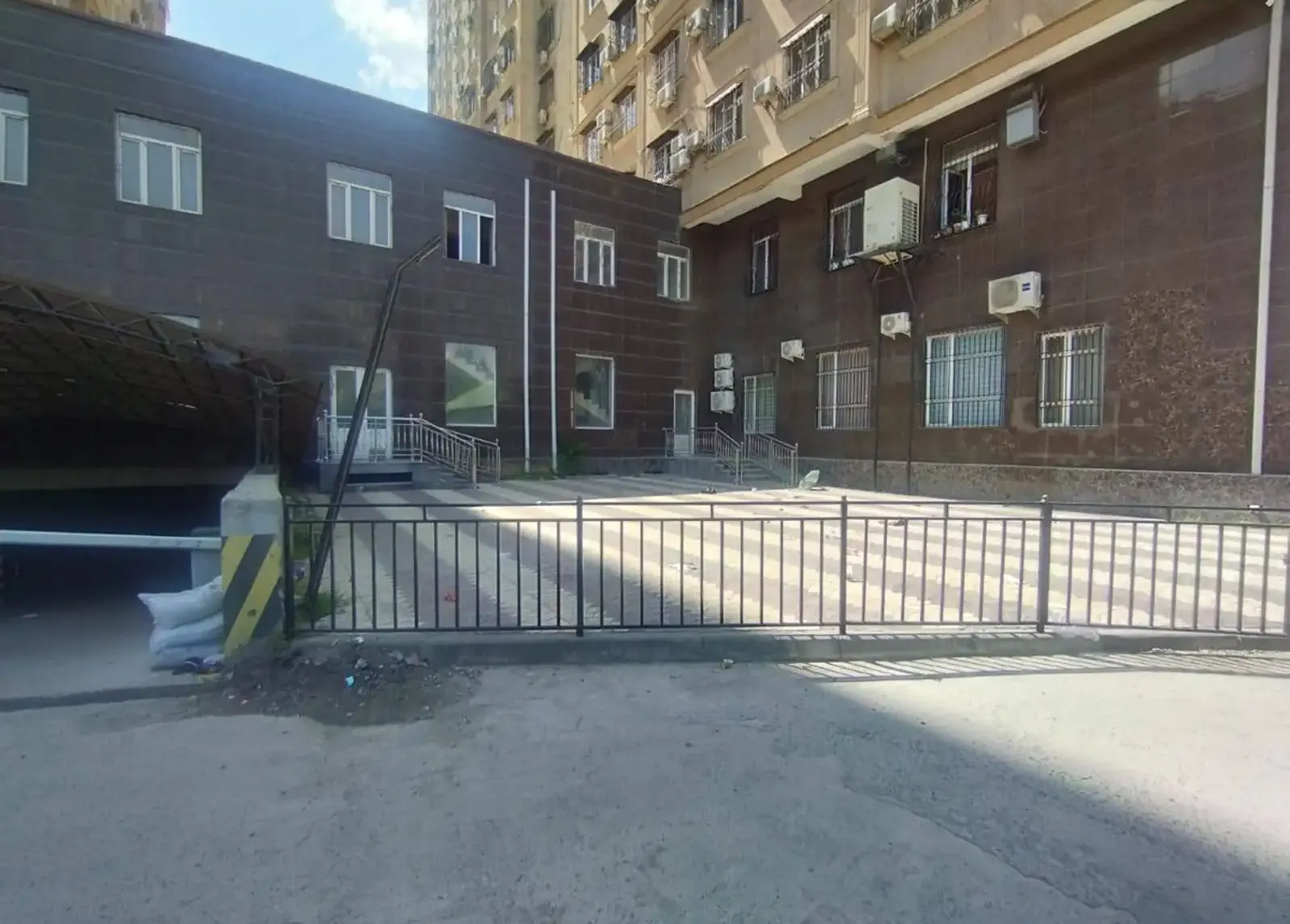 Помещение под магазин / салон, 1200м², Сино
