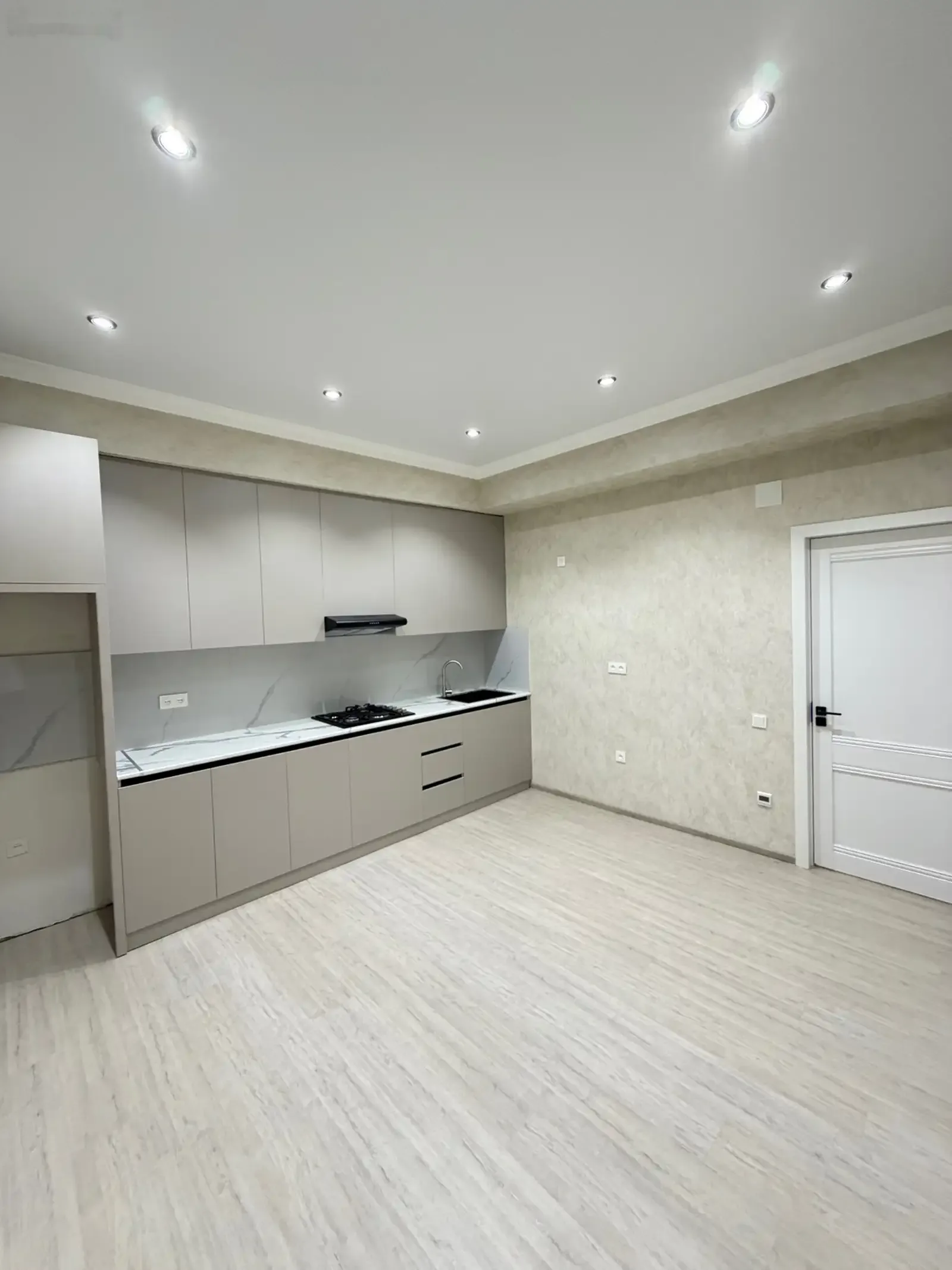 3-комн. квартира, 4 этаж, 92 м², 30 мкр — фото 5