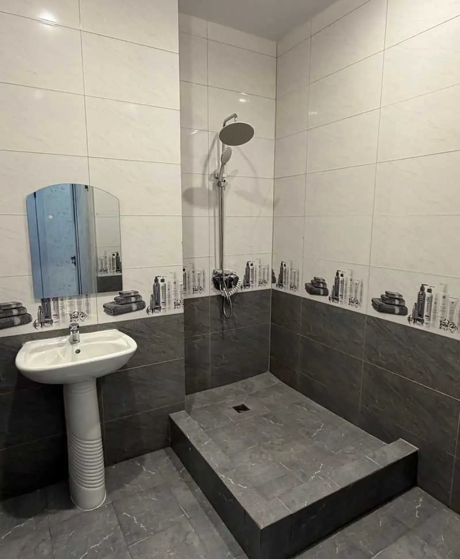 2-комн. квартира, 2 этаж, 76м², Лучоб домои Себистон