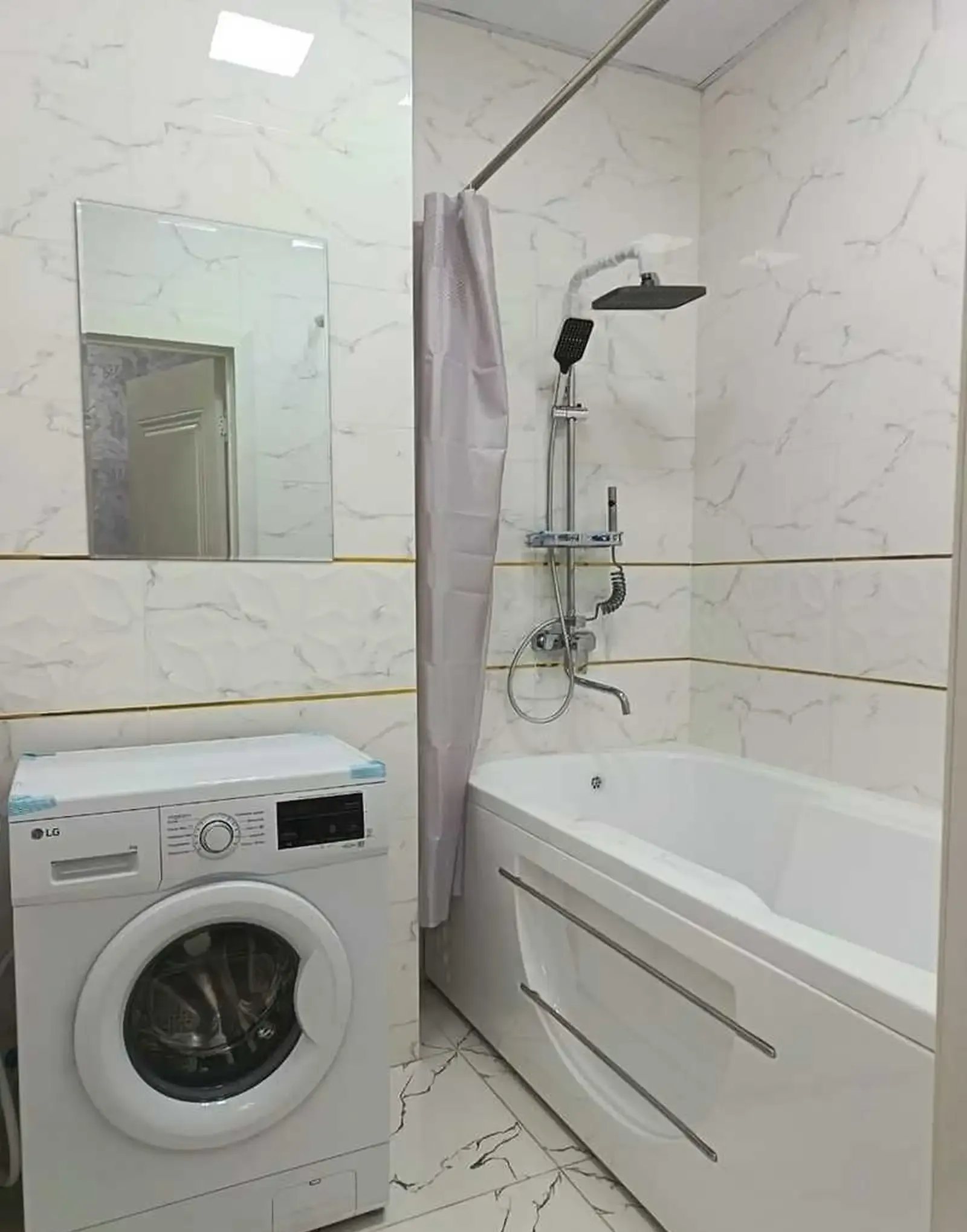 2-комн. квартира, 21 этаж, 95м², Гостиница Хилтон