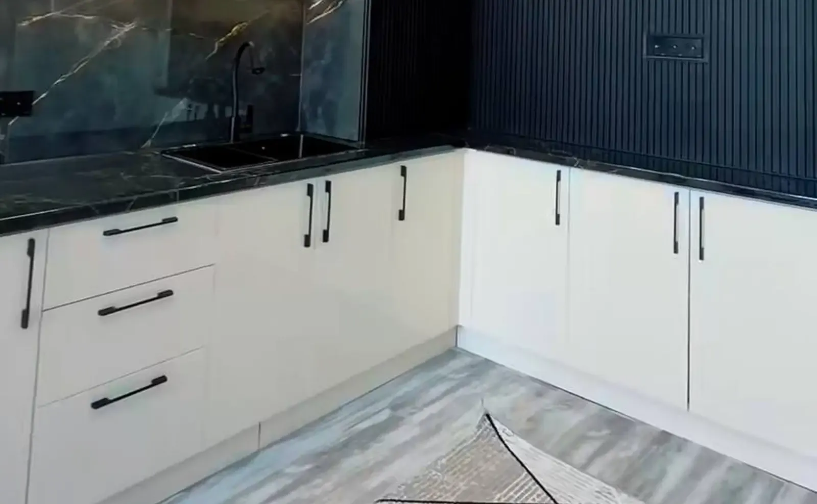 2-комн. квартира, 14 этаж, 76 м², 82 мкр, Ситимол