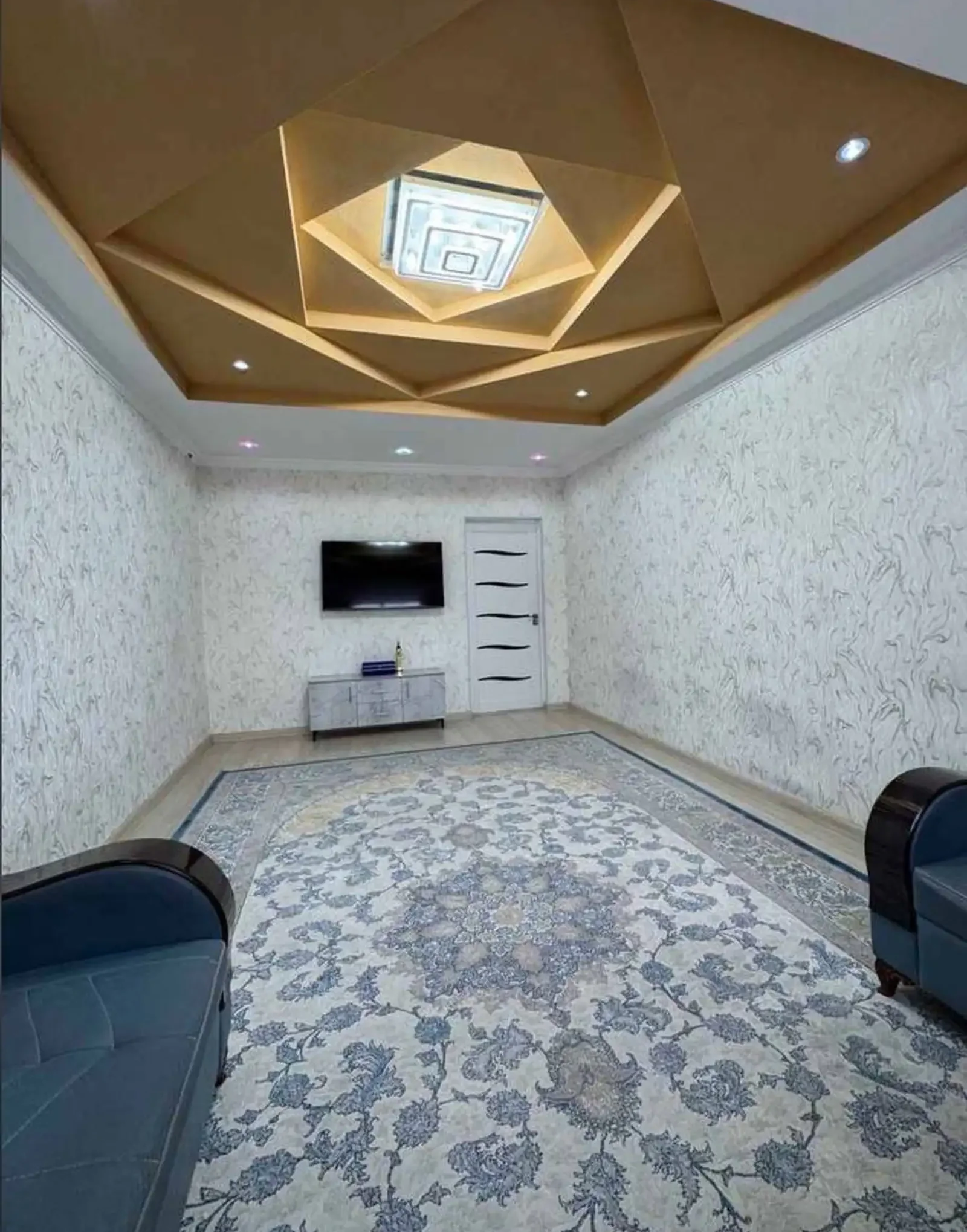 2-комн. квартира, 15 этаж, 55 м², Фирдавси