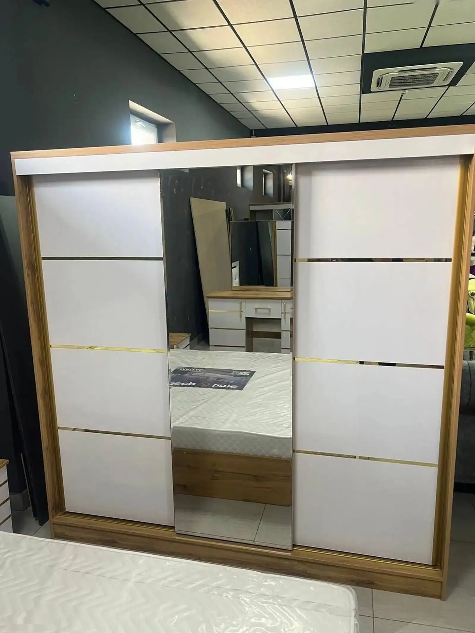 Спальный гарнитур