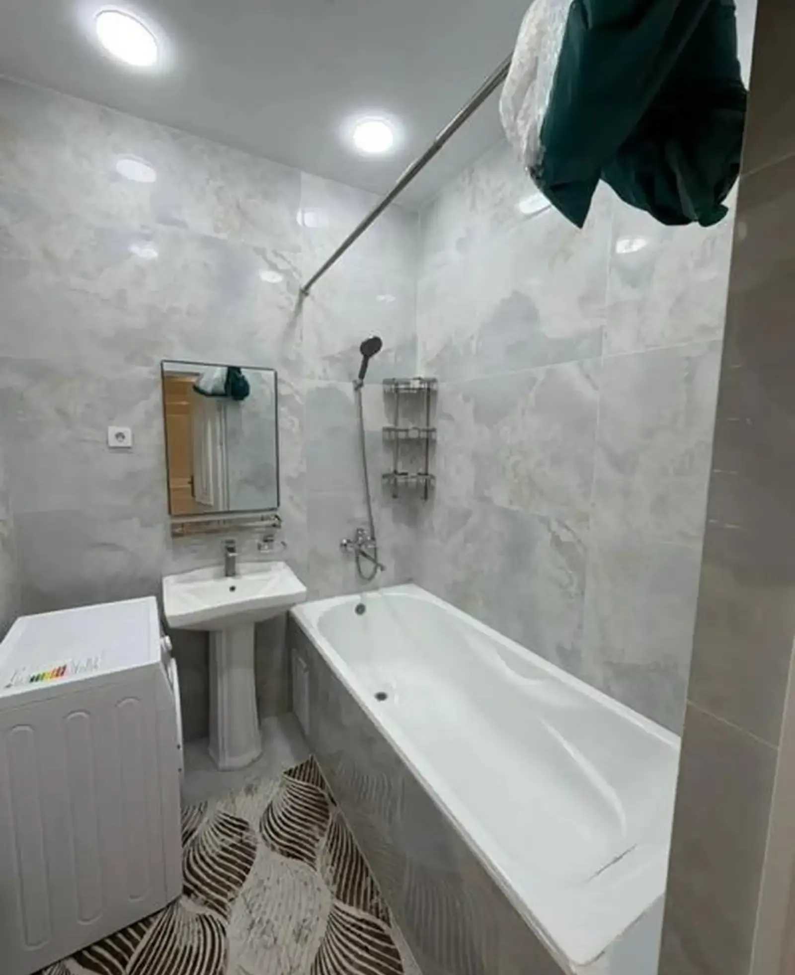 3-комн. квартира, 3 этаж, 100м², Фирдавси