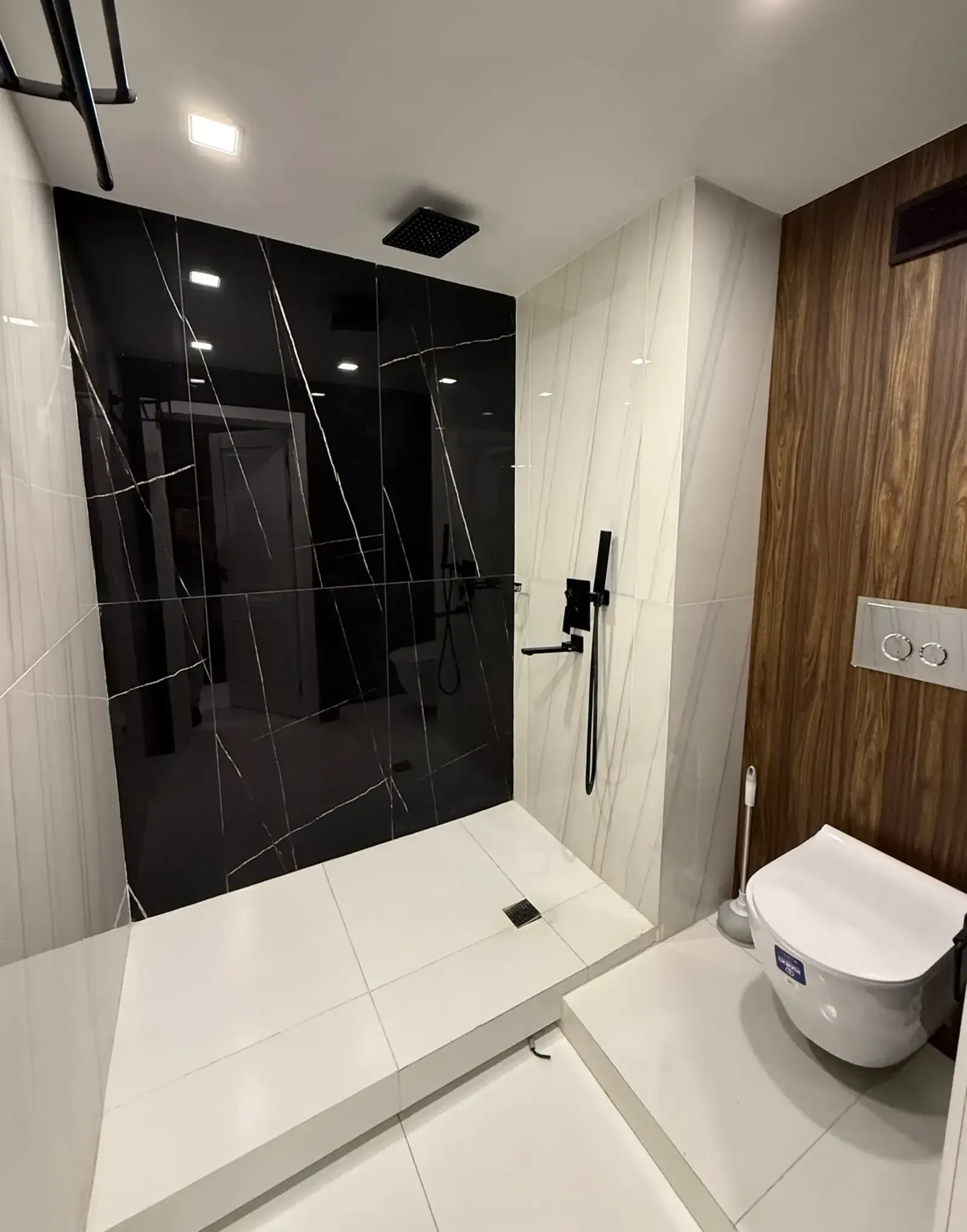 Помещение под свободное назначение, 635м², Ул. Айни, Гостиница Хилтон
