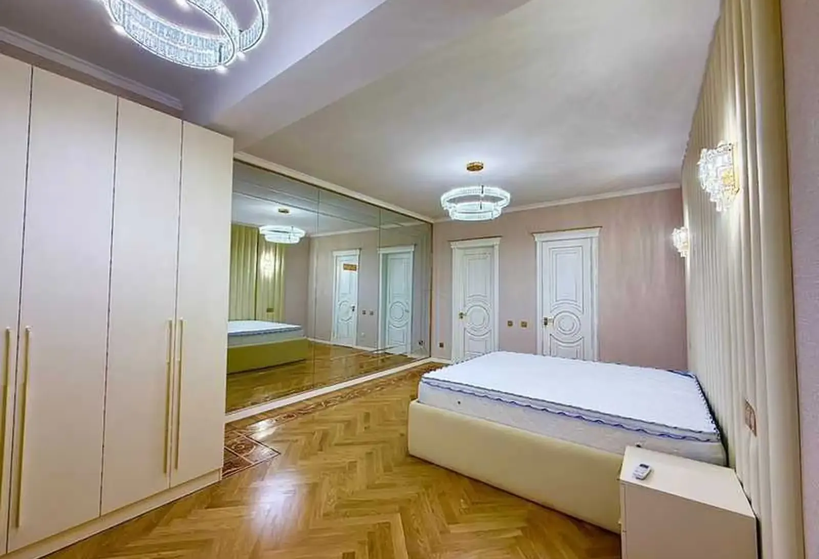 3-комн. квартира, 10 этаж, 100м², ЦУМ