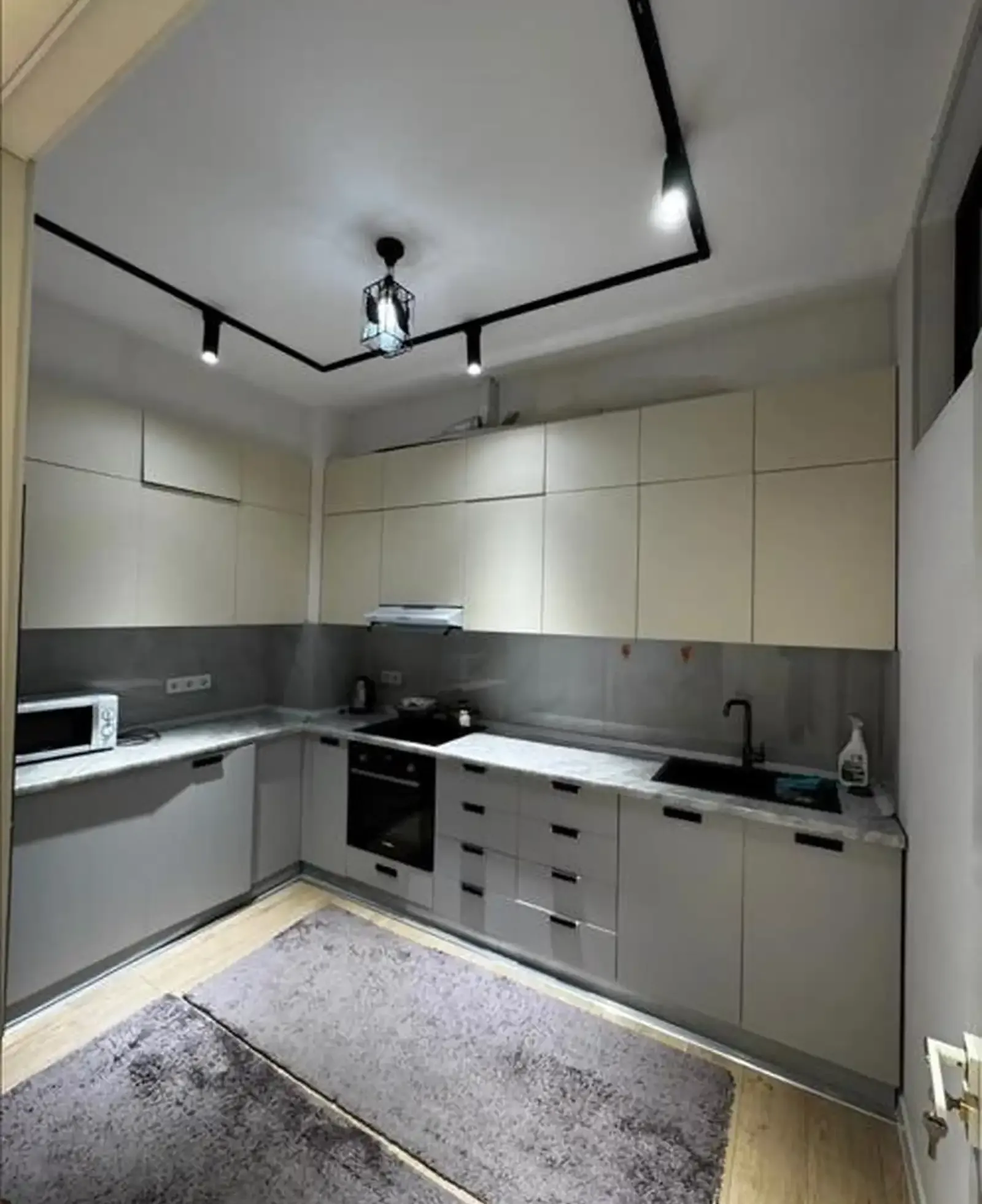 2-комн. квартира, 14 этаж, 70м², Шохмансур