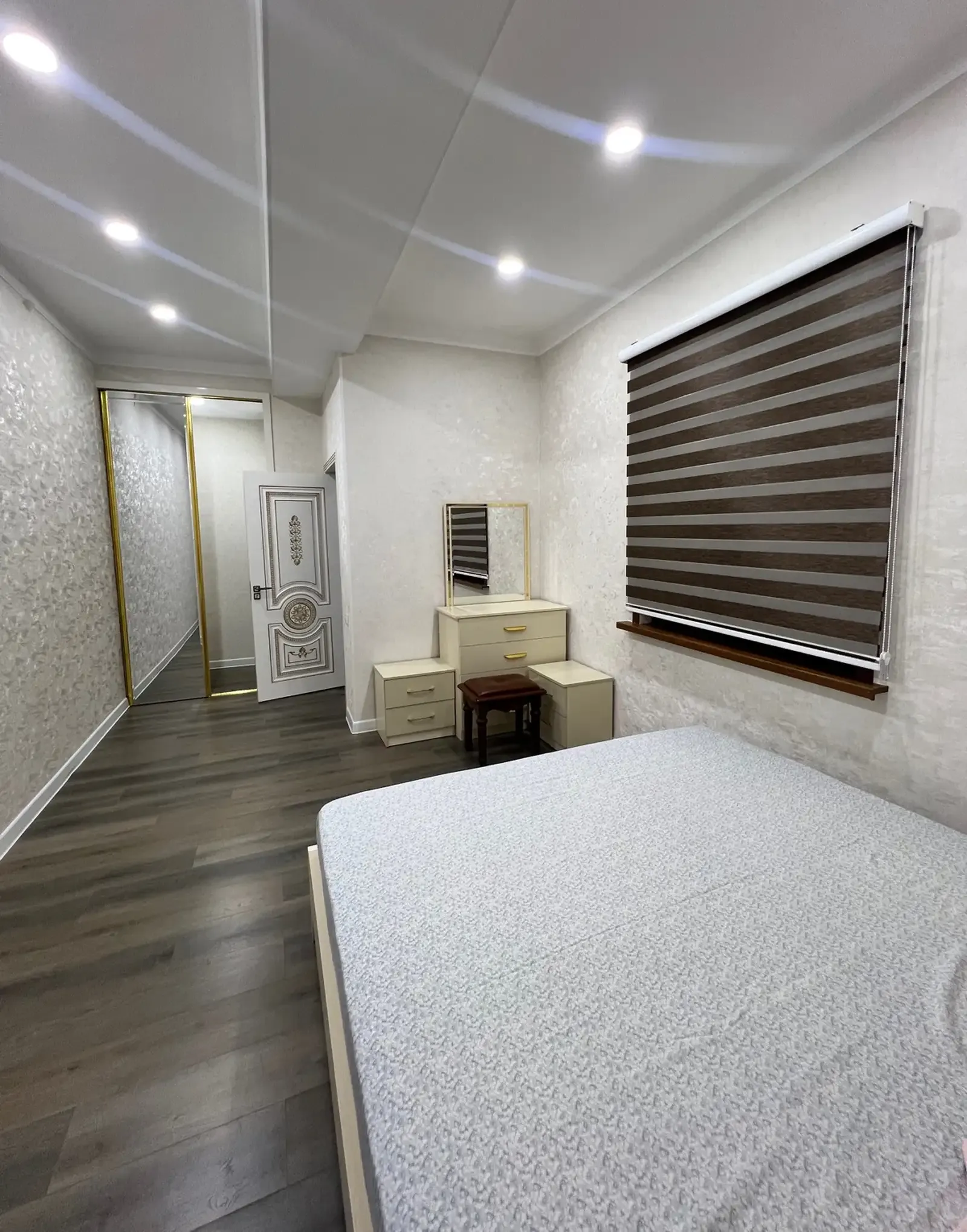 2-комн. квартира, 4 этаж, 140м², 1 роддом