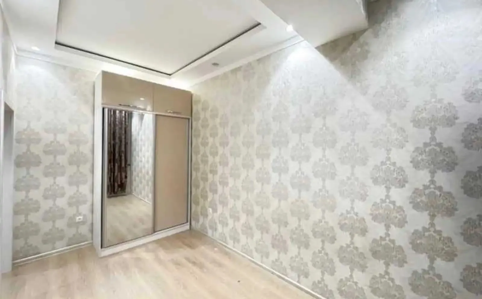3-комн. квартира, 2 этаж, 105м², Сино