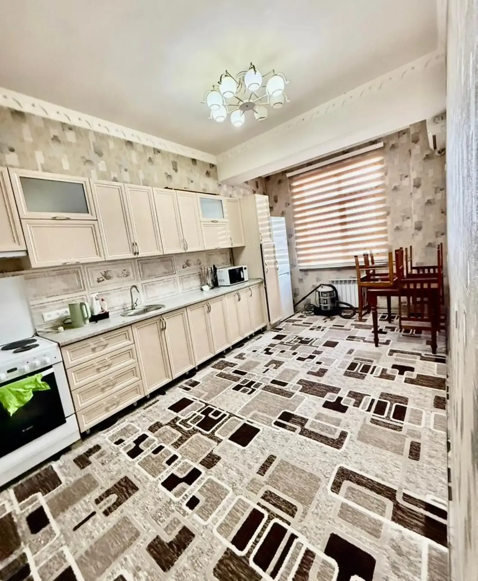 3-комн. квартира, 4 этаж, 130м², Дом печать