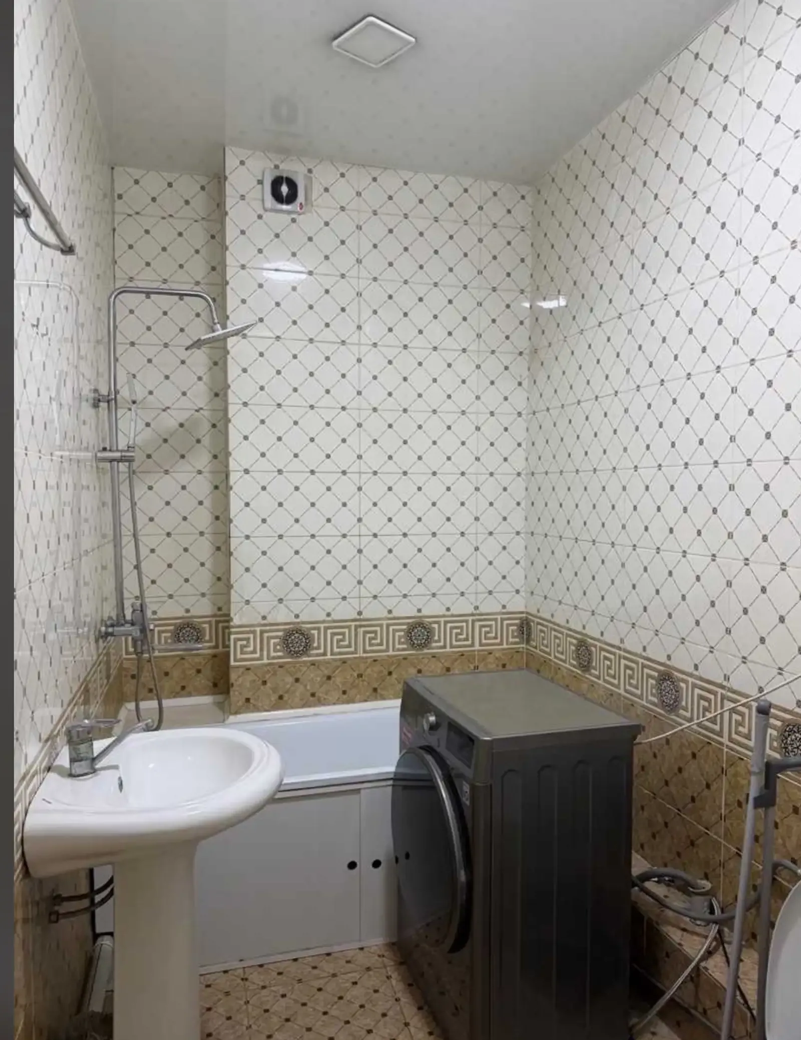2-комн. квартира, 12 этаж, 60м², сино