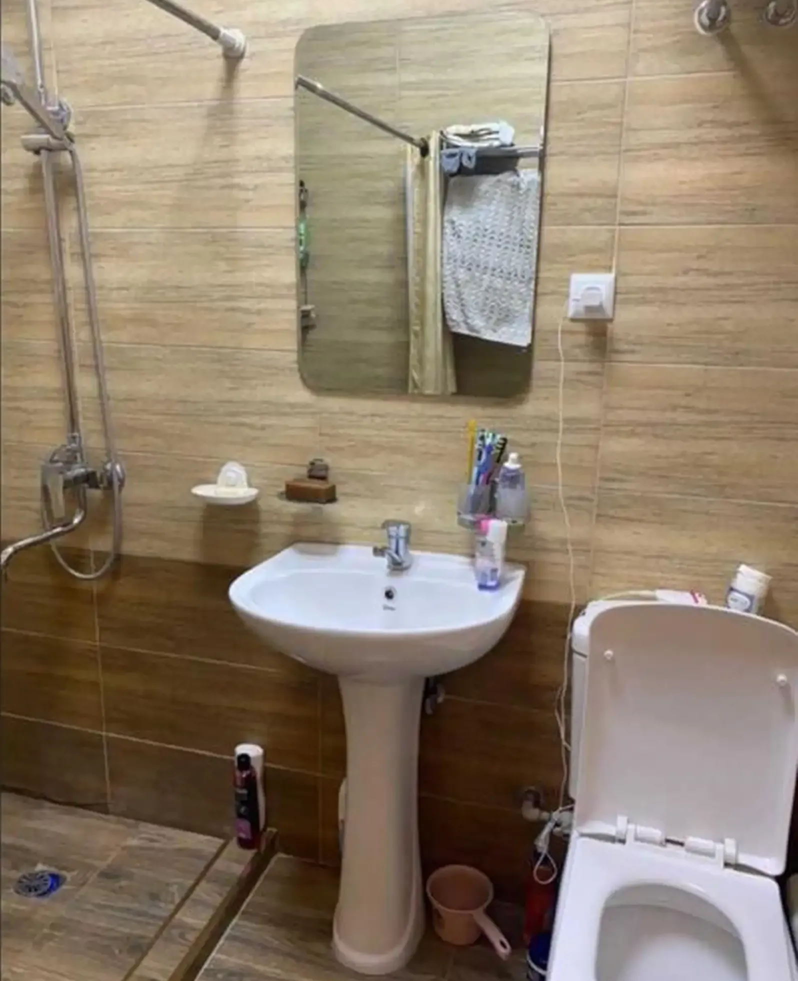 6-комн. квартира, 1 этаж, 240 м², Сомони