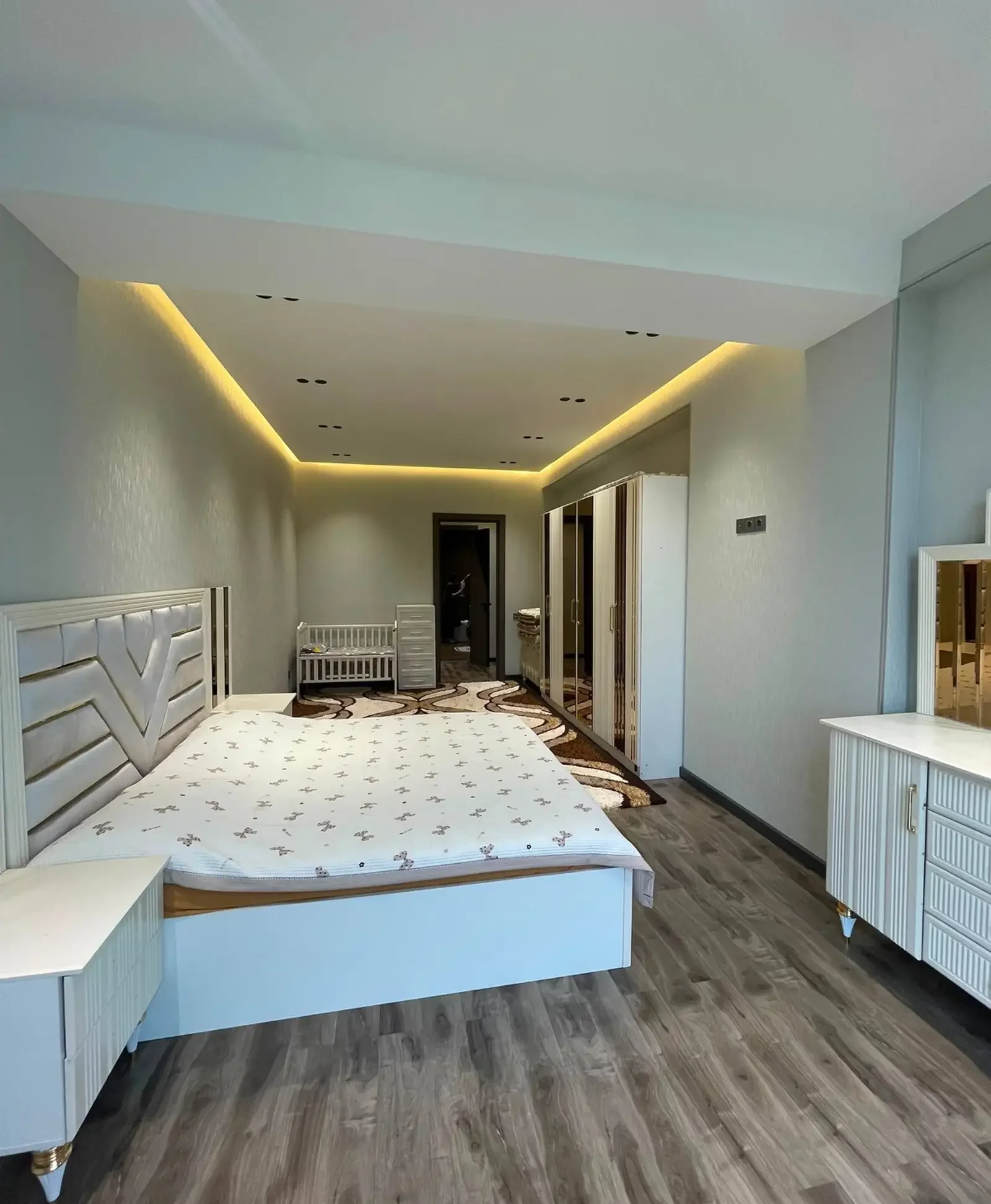4-комн. квартира, 10 этаж, 155 м², Исмоили Сомони