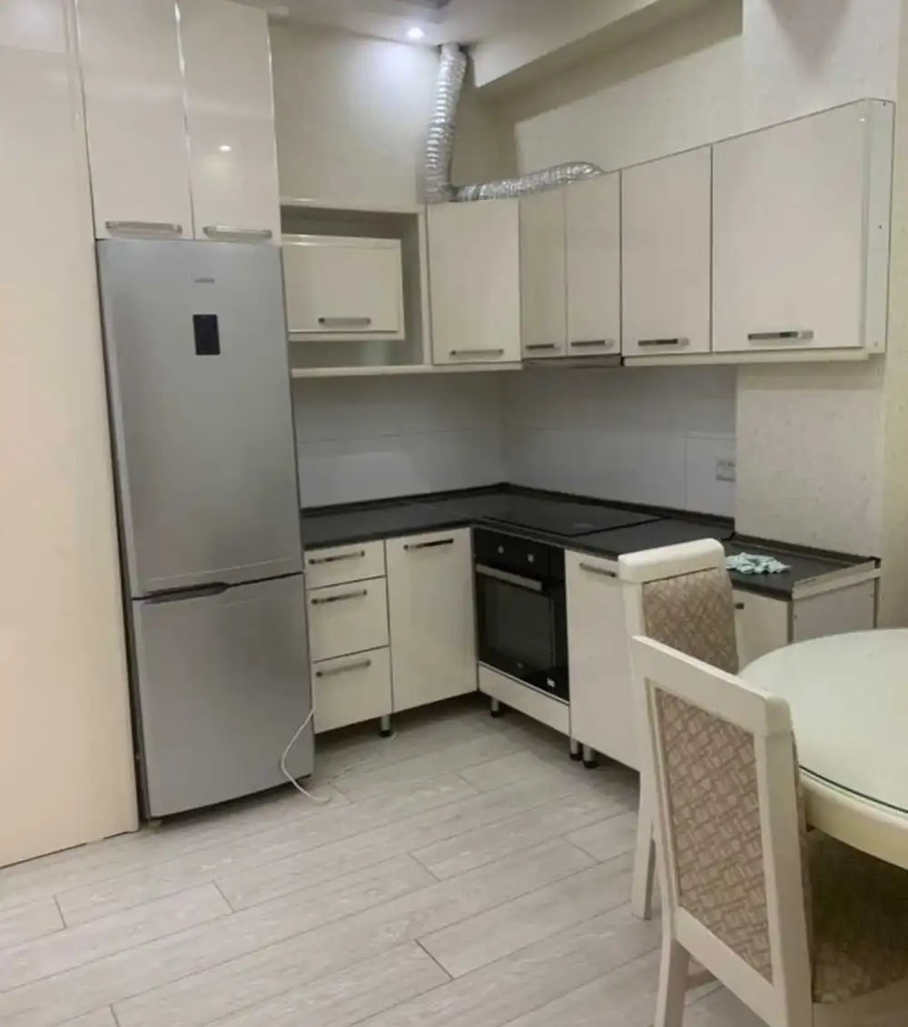 2-комн. квартира, 2 этаж, 65м², Сомони назди Бозори Мехргон пушти Бонки Эсхата