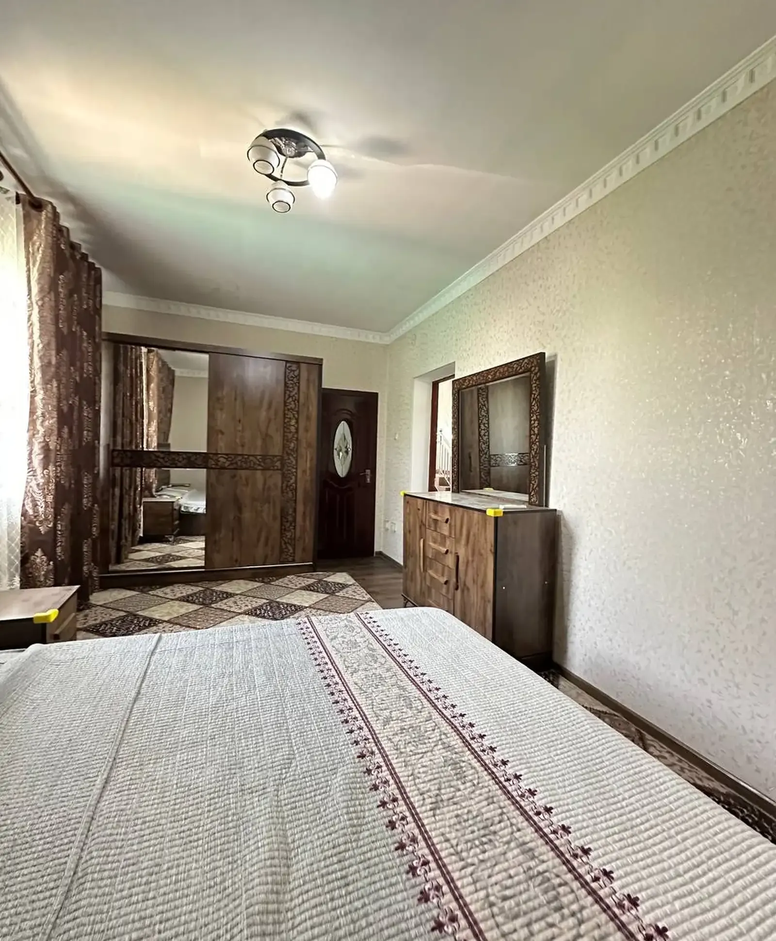 3 этажный, 6-комн. дом, 260 м², 8 соток, Сино
