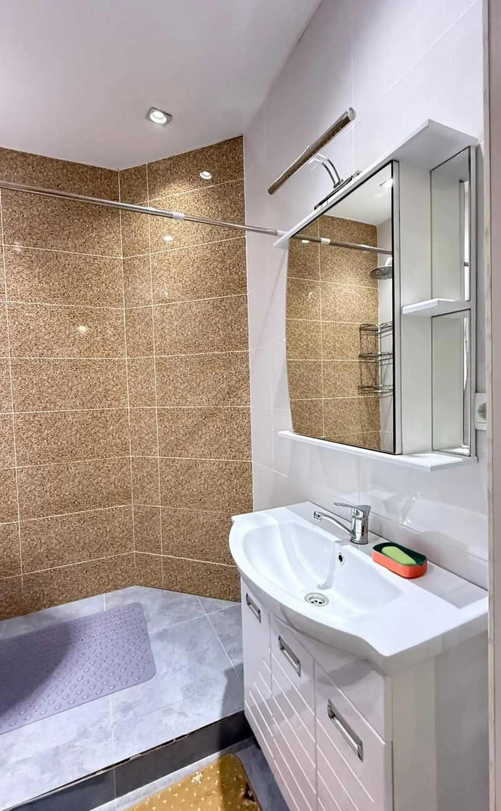 2-комн. квартира, 4 этаж, 78м², Шохмансур 4 дома
