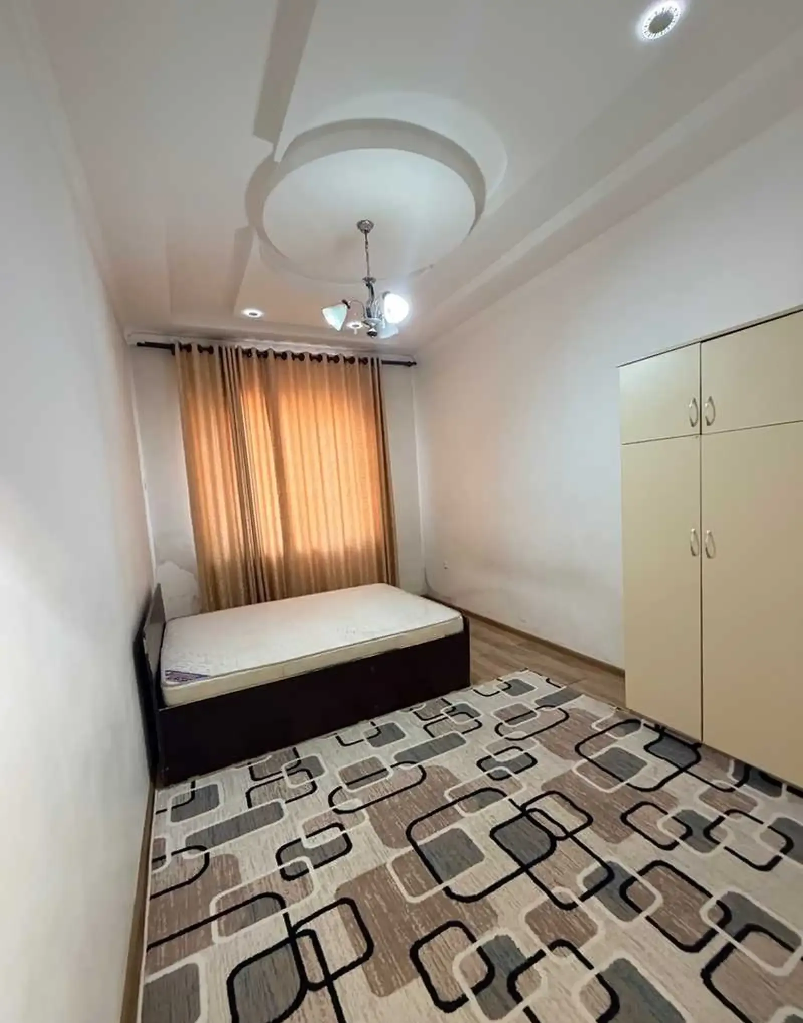 2-комн. квартира, 1 этаж, 60м², Фирдавси.калхози расия