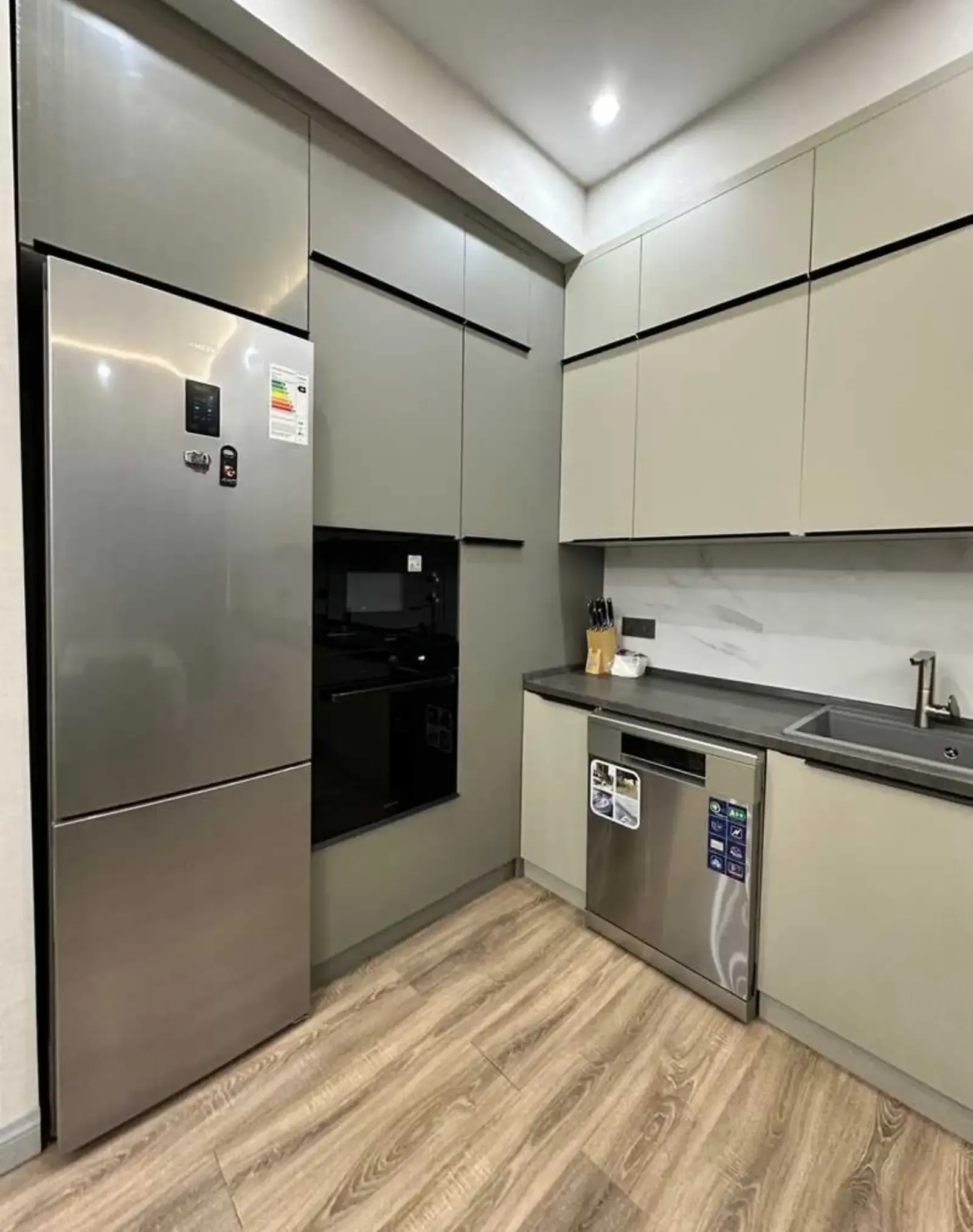 3-комн. квартира, 12 этаж, 120м², гранд отель Мерос