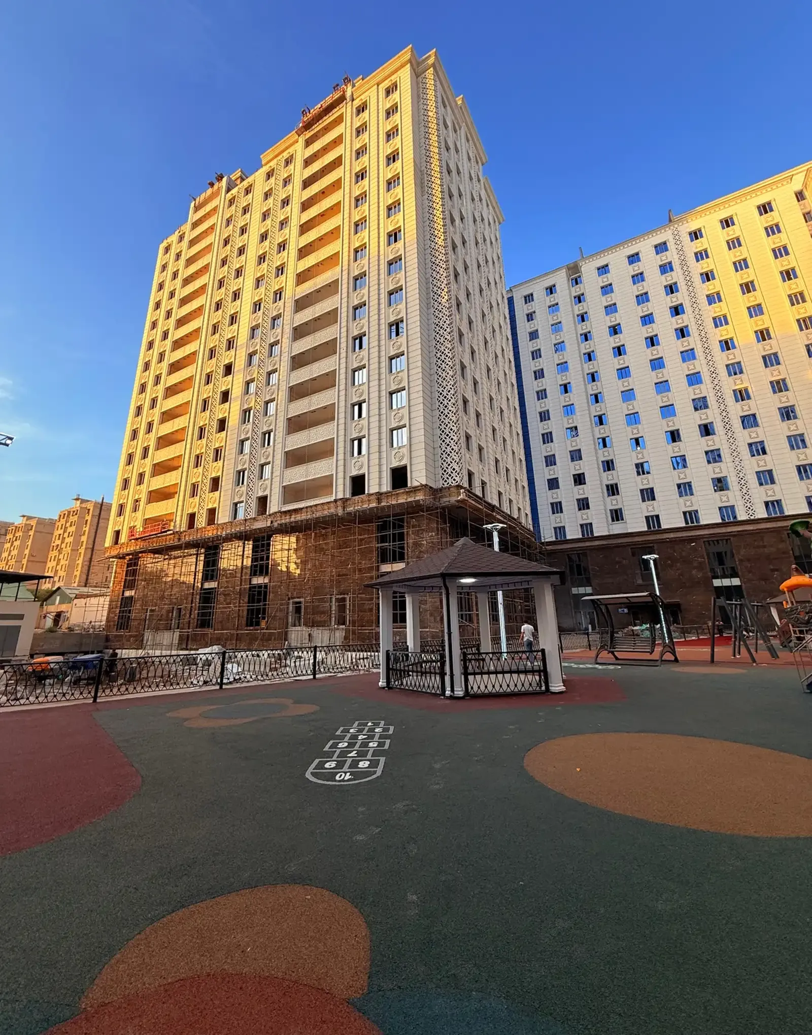 2-комн. квартира, 11 этаж, 66 м², Исмоили Сомони - северный, Ёвар