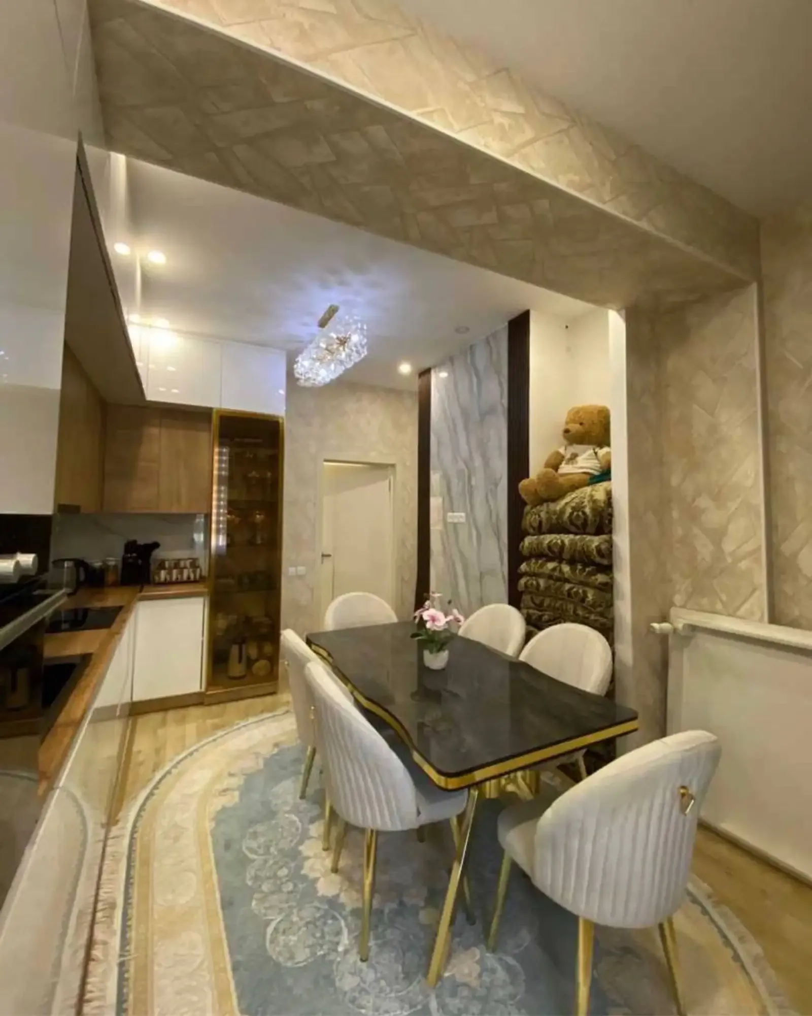 2-комн. квартира, 4 этаж, 77 м², Фирдавси
