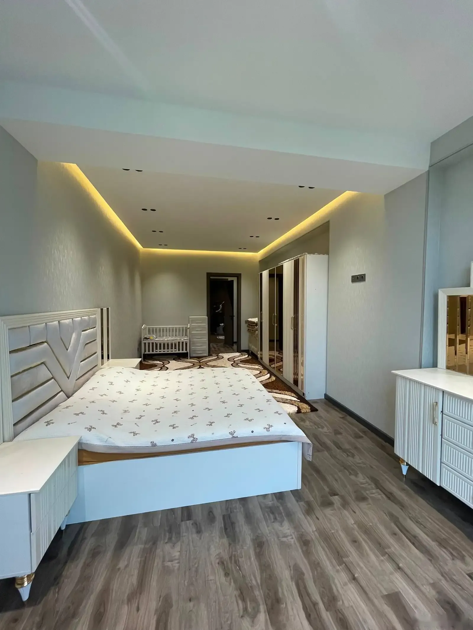 4-комн. квартира, 10 этаж, 155 м², Сомони