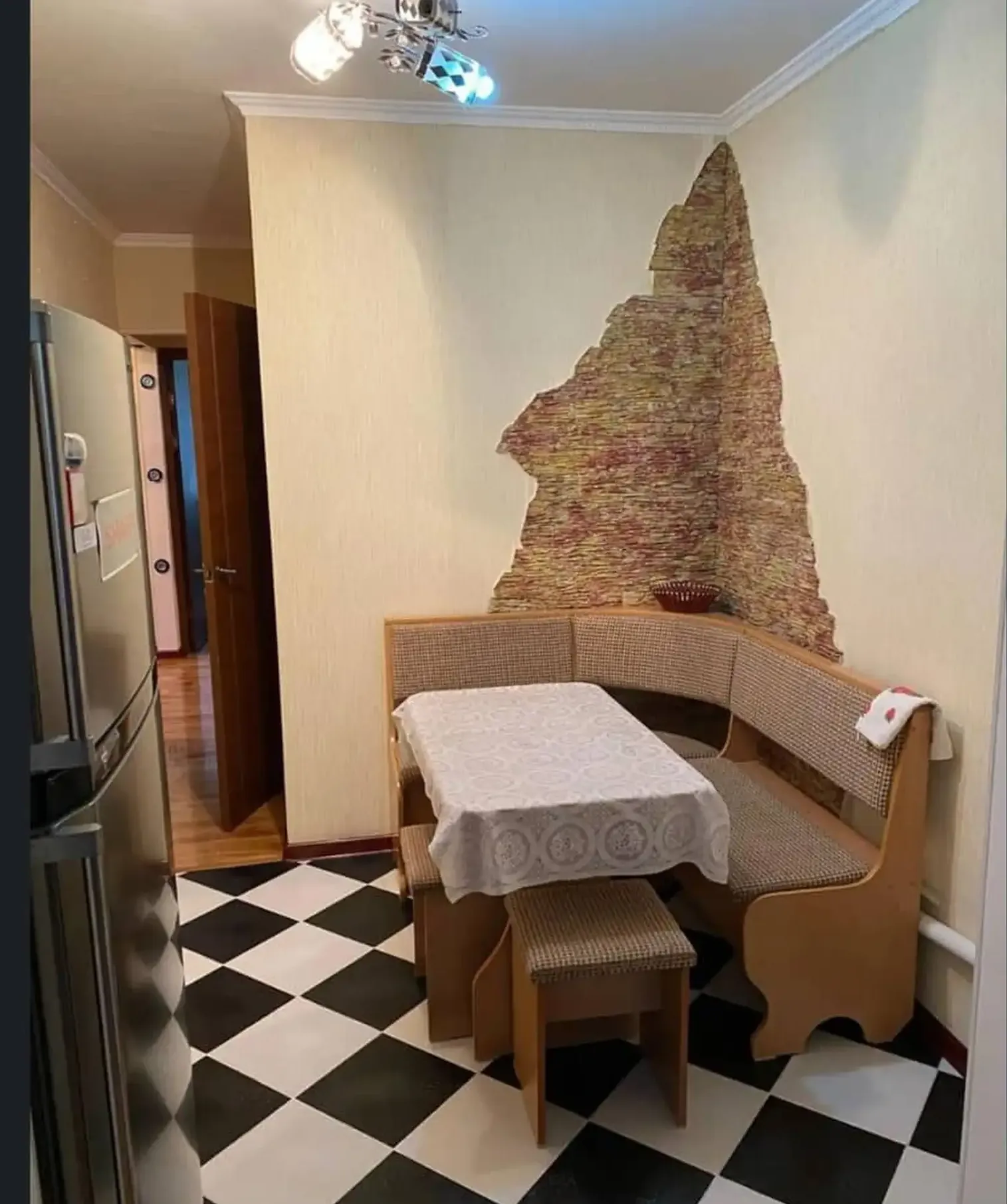 3-комн. квартира, 4 этаж, 70м², Сино