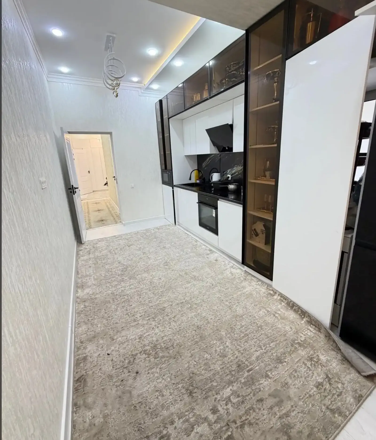 2-комн. квартира, 2 этаж, 70м², сино