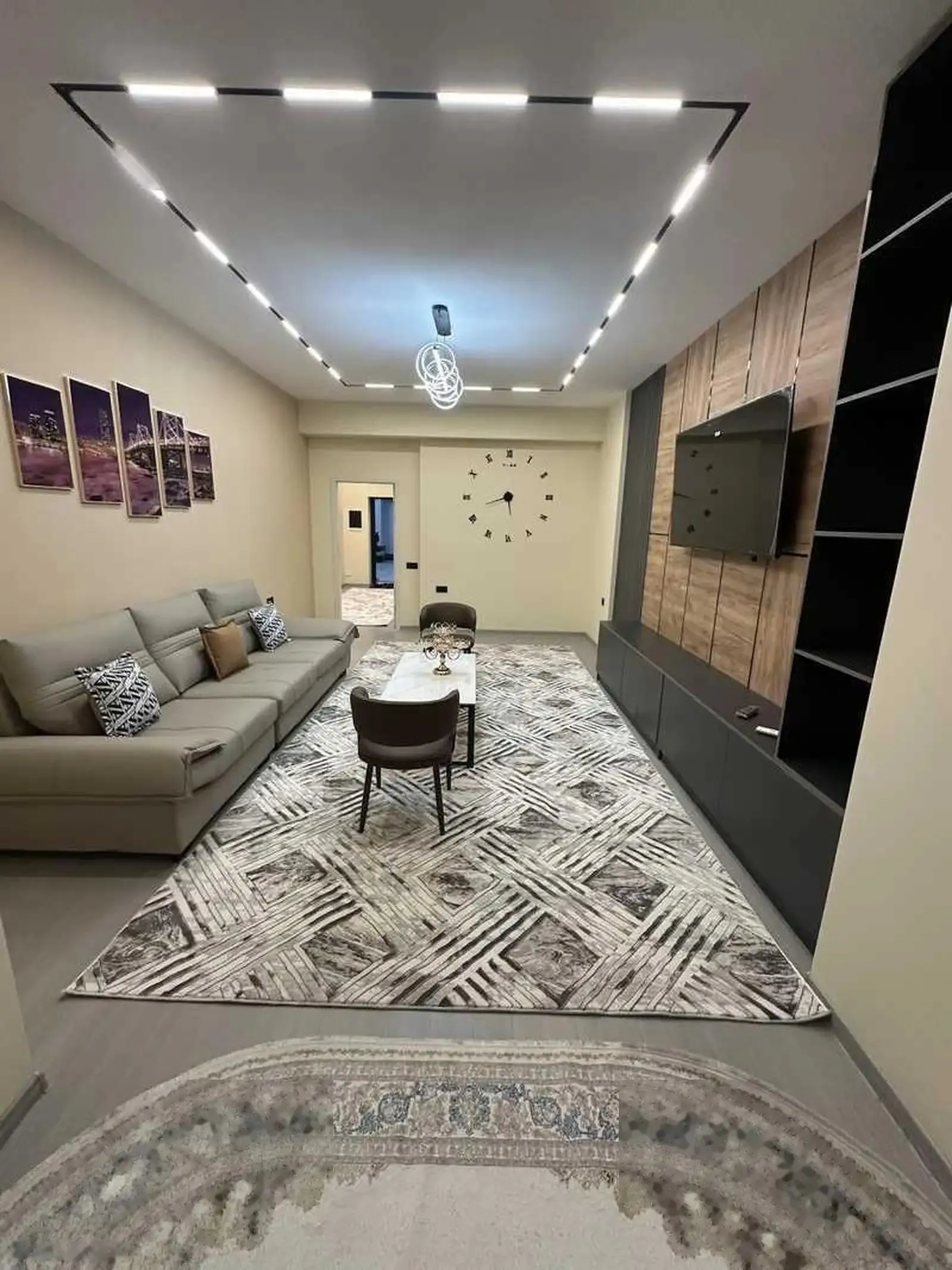 2-к квартира, 9 этаж, 91 м², Гостиница Хилтон