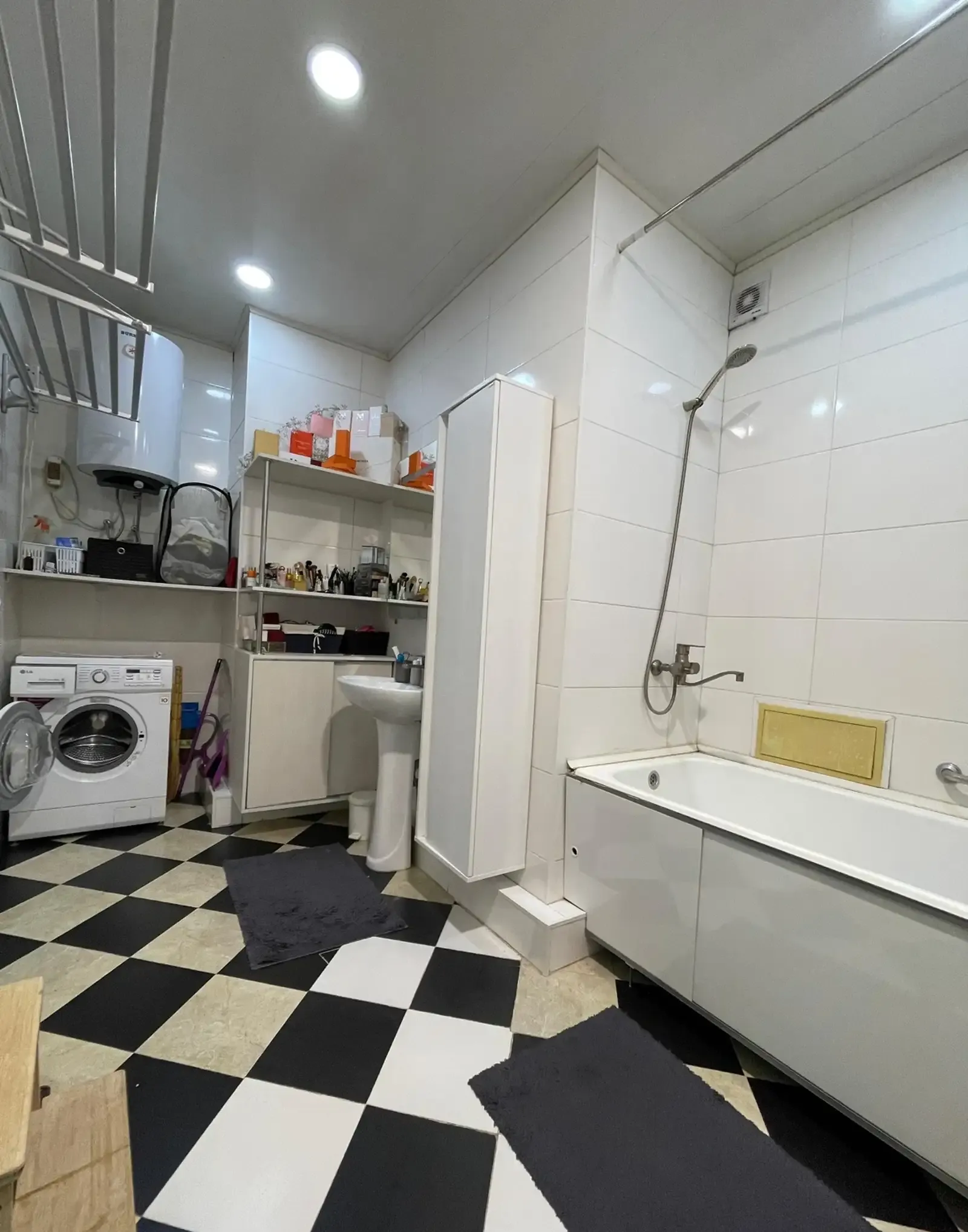 3-комн. квартира, 13 этаж, 85 м², дом над ЮСКОМ, рядом с ТРЦ Ашан