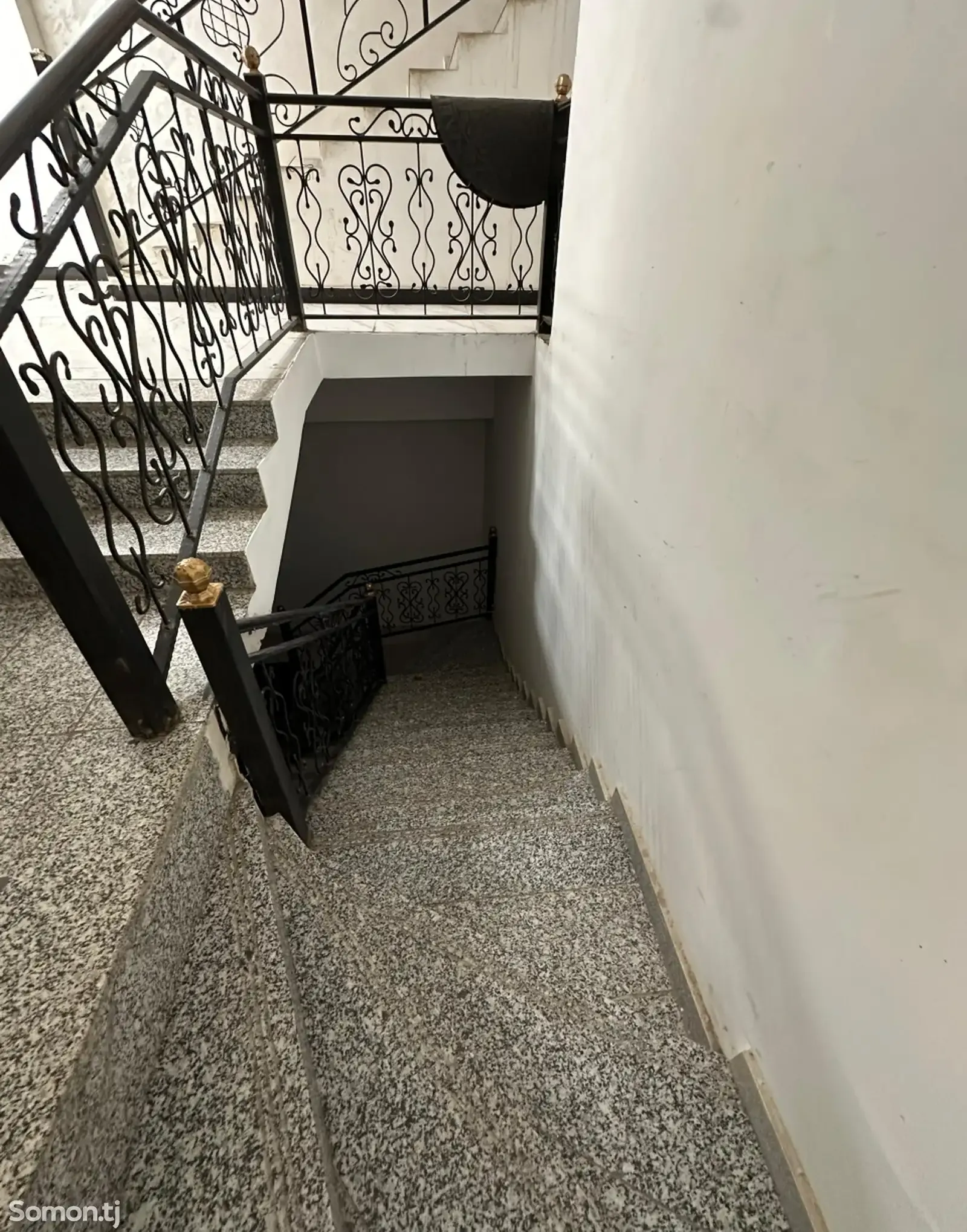Помещение под свободное назначение, 200м², Перекрёсток Суд Шохмансур Дом Зирбак