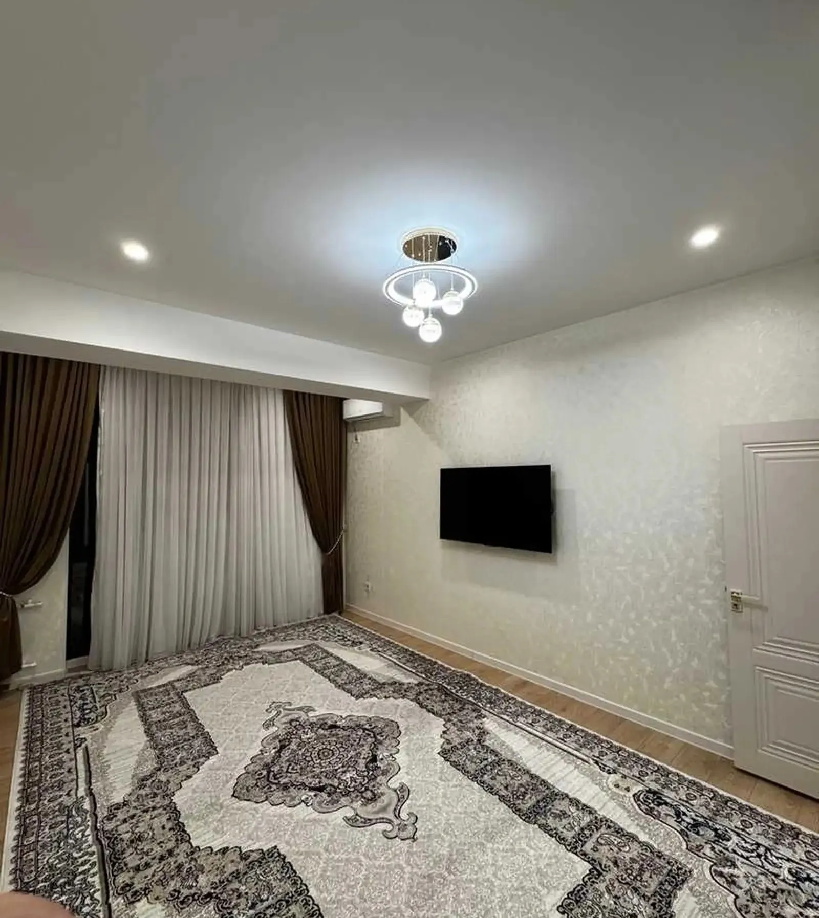 2-комн. квартира, 14 этаж, 69м², Шохмансур