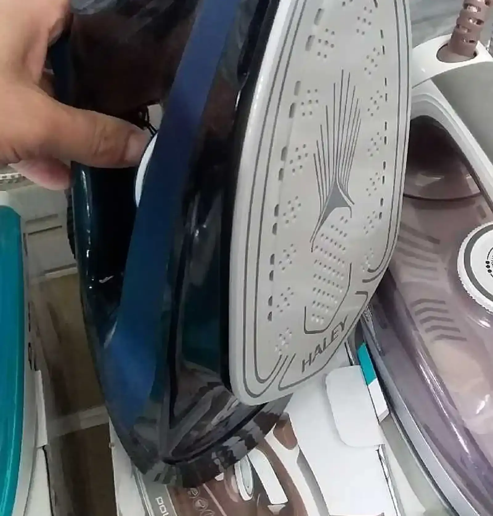 Утюг HY-7789