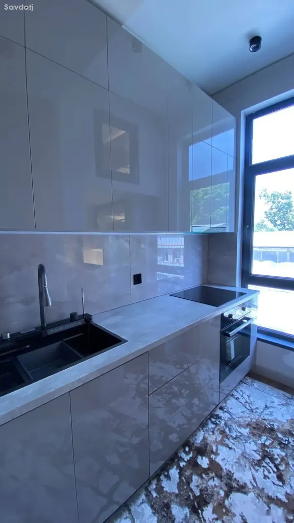 3-комн. квартира, 4 этаж, 80 м², сино