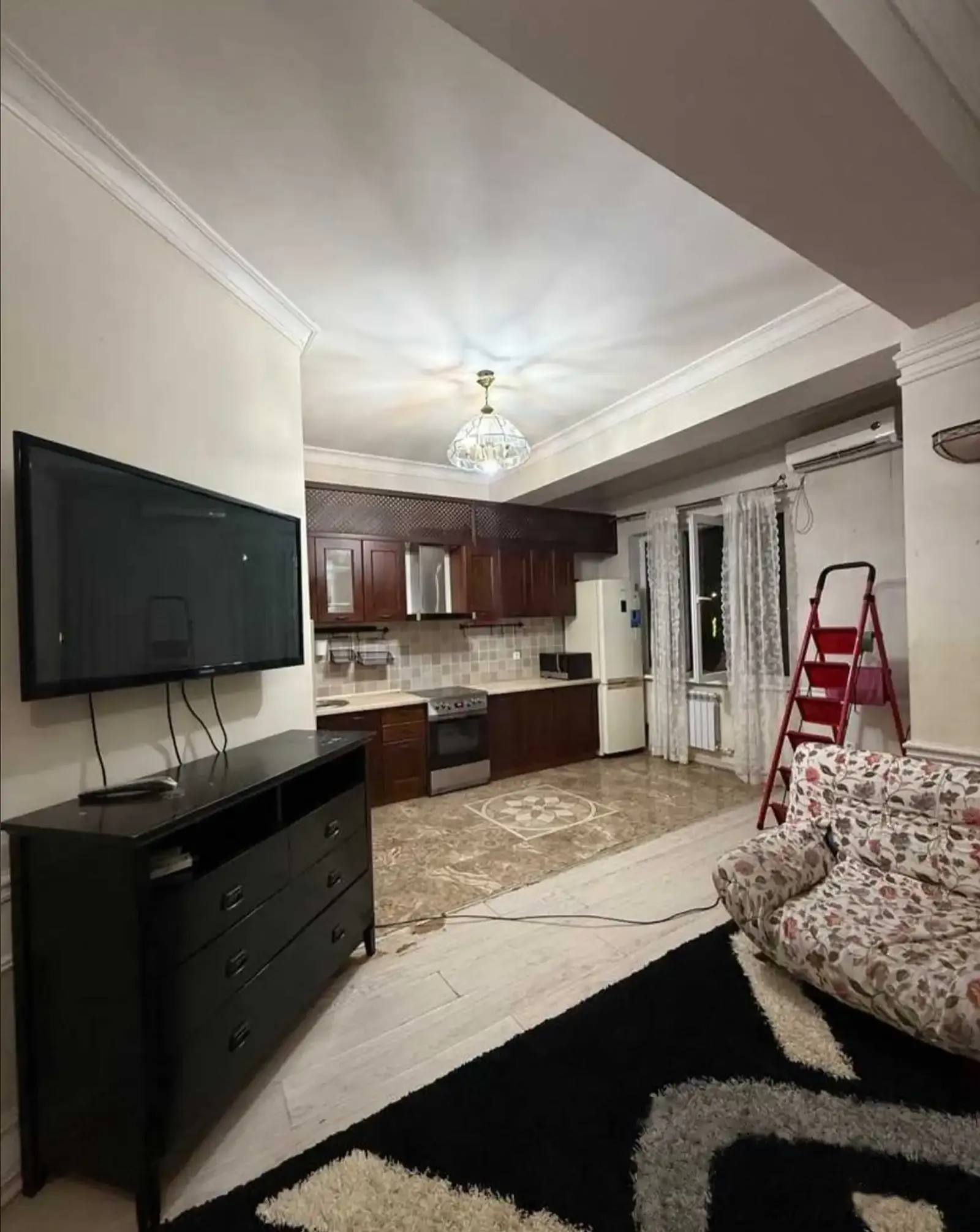 3-комн. квартира, 2 этаж, 100м², Сино