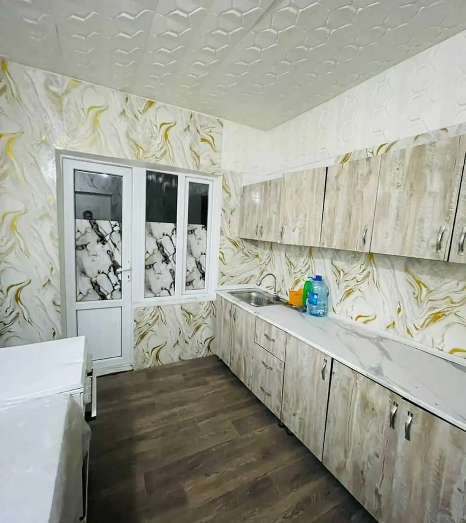 5-комн. квартира, 9 этаж, 100м², 103мкр пушти Маркази савдои Сияриён