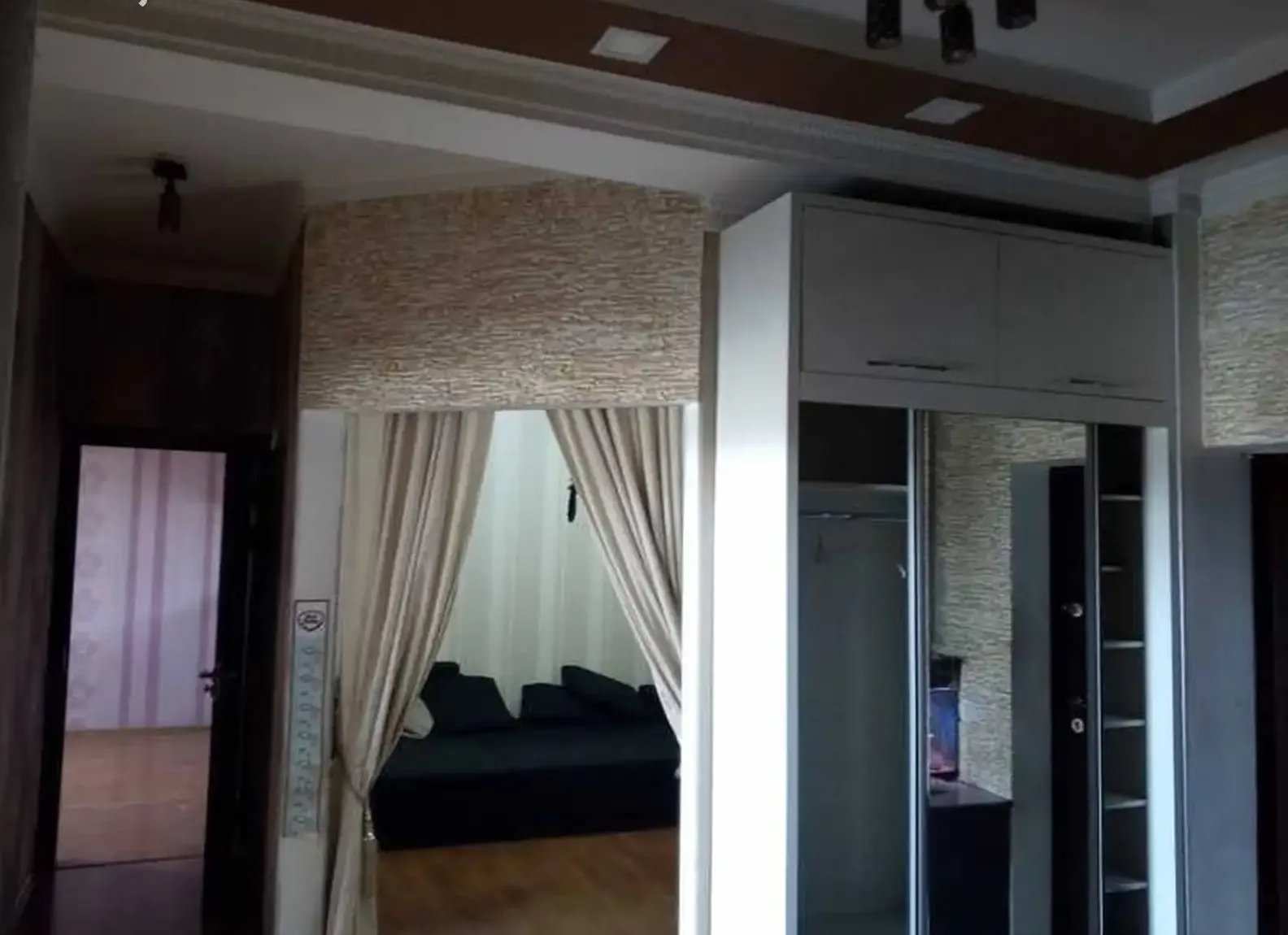 4-комн. квартира, 3 этаж, 110м², сино