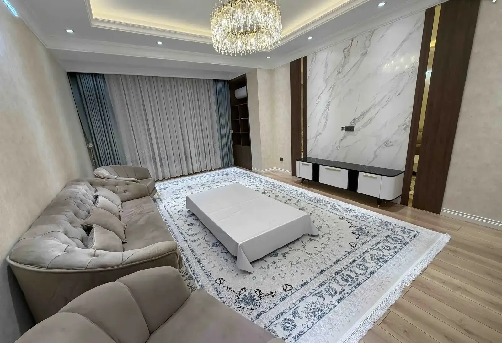 3-комн. квартира, 5 этаж, 130м², Цум