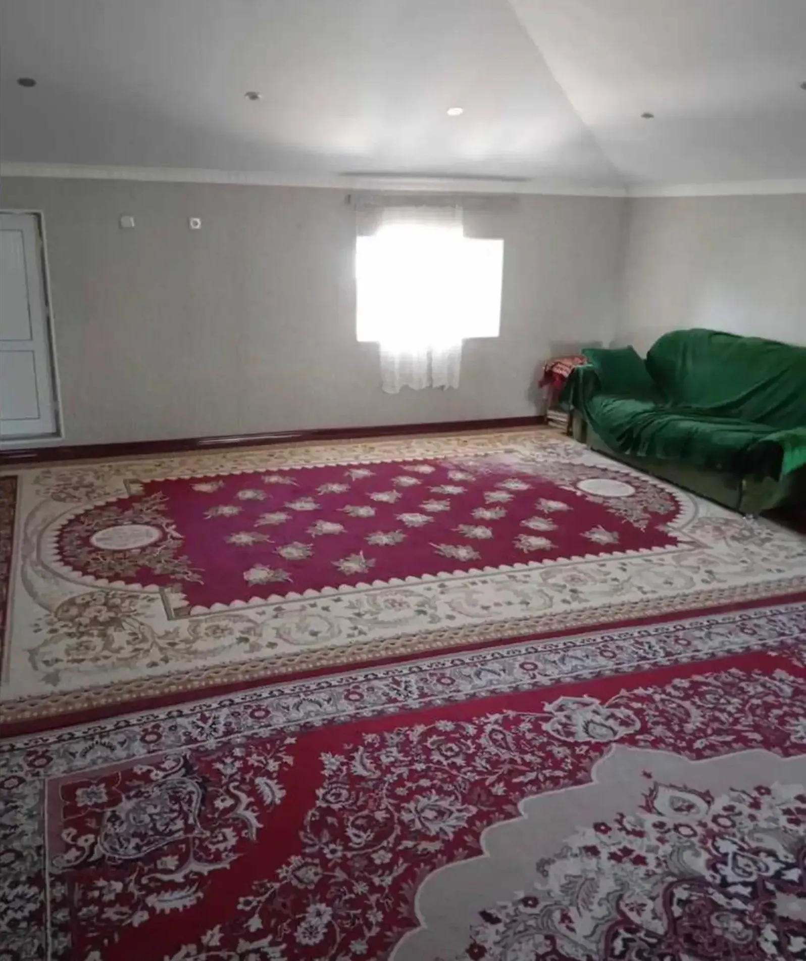 3-этажный, 9 комнатный дом, 330 м², Шохмансур