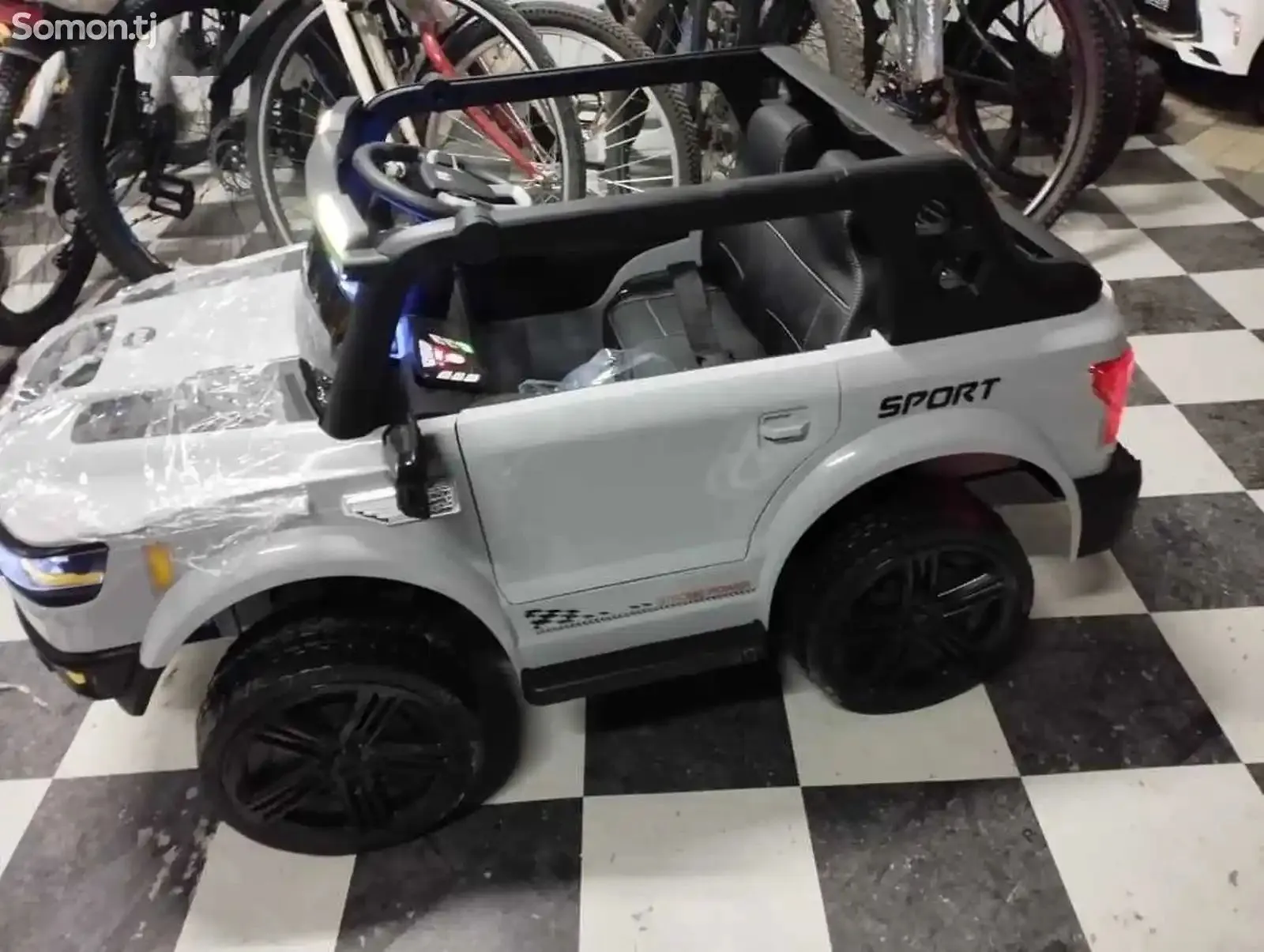 Детский электромобиль