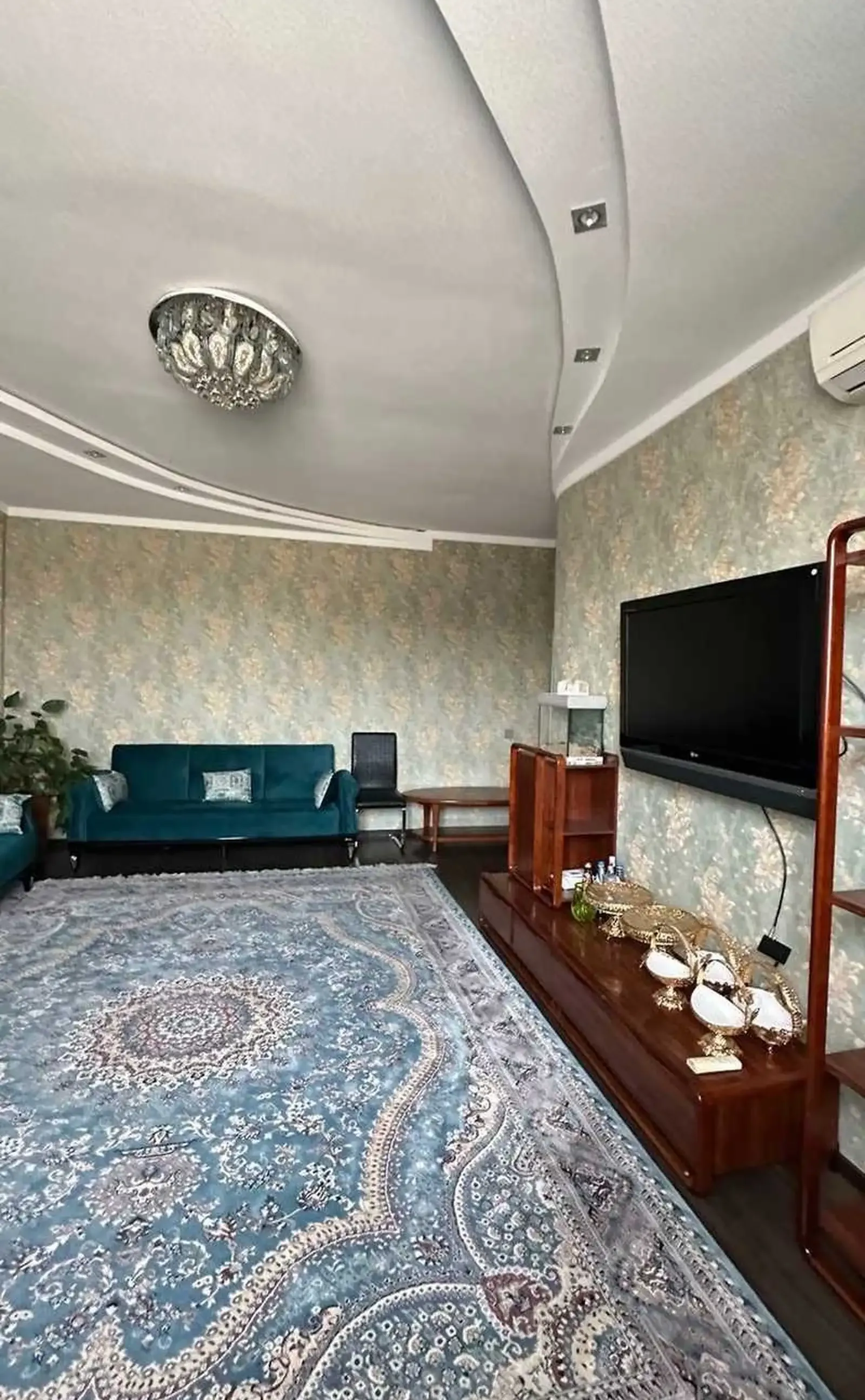 2-комн. квартира, 2 этаж, 102м², Сомони