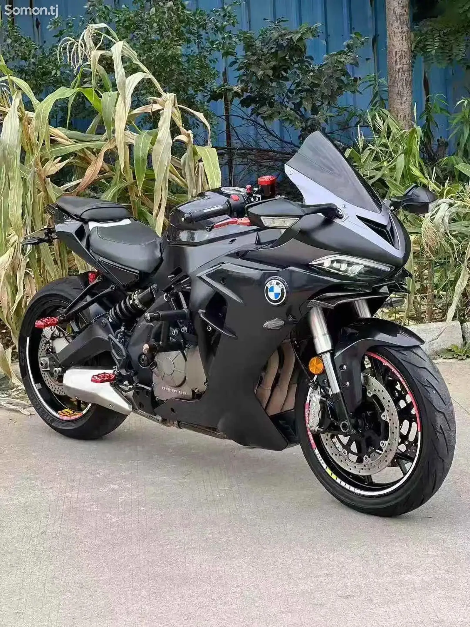 Мотоцикл BMW