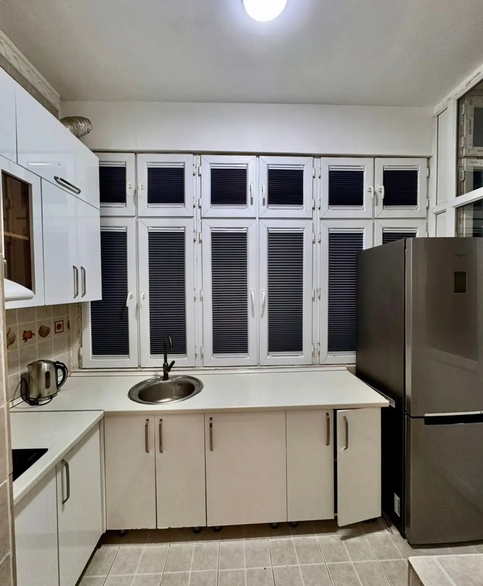 2-комн. квартира, 11 этаж, 58м², сомони