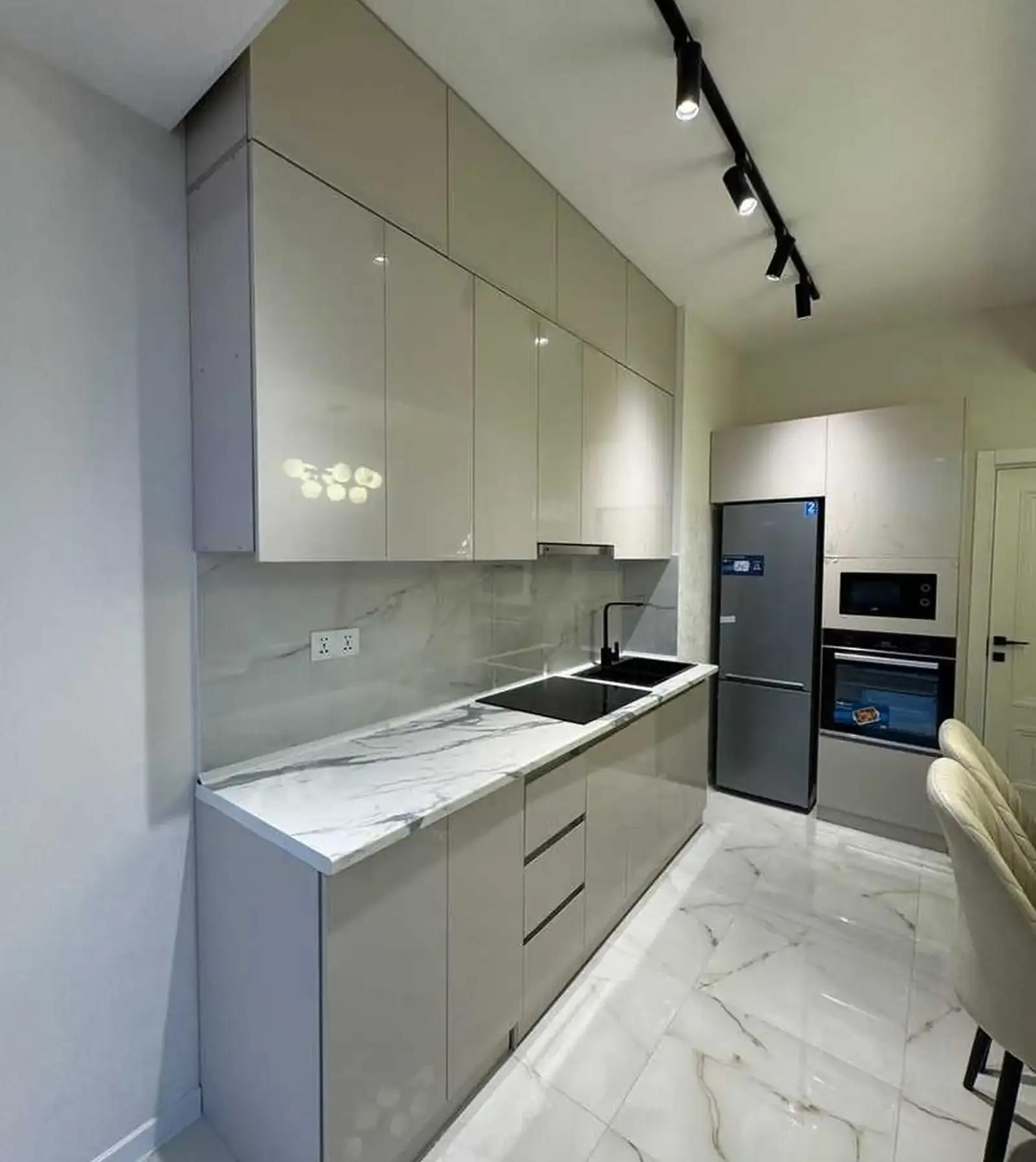 2-комн. квартира, 8 этаж, 70м², шохмансур