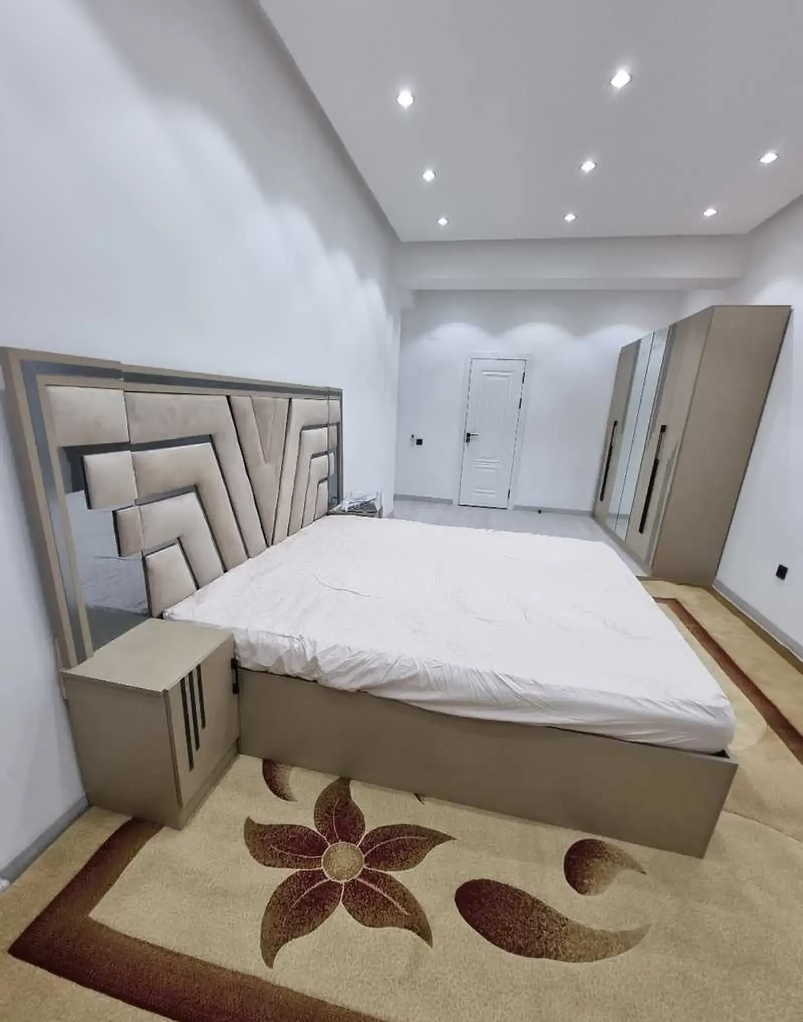 2-комн. квартира, 12 этаж, 94м², Дом печати
