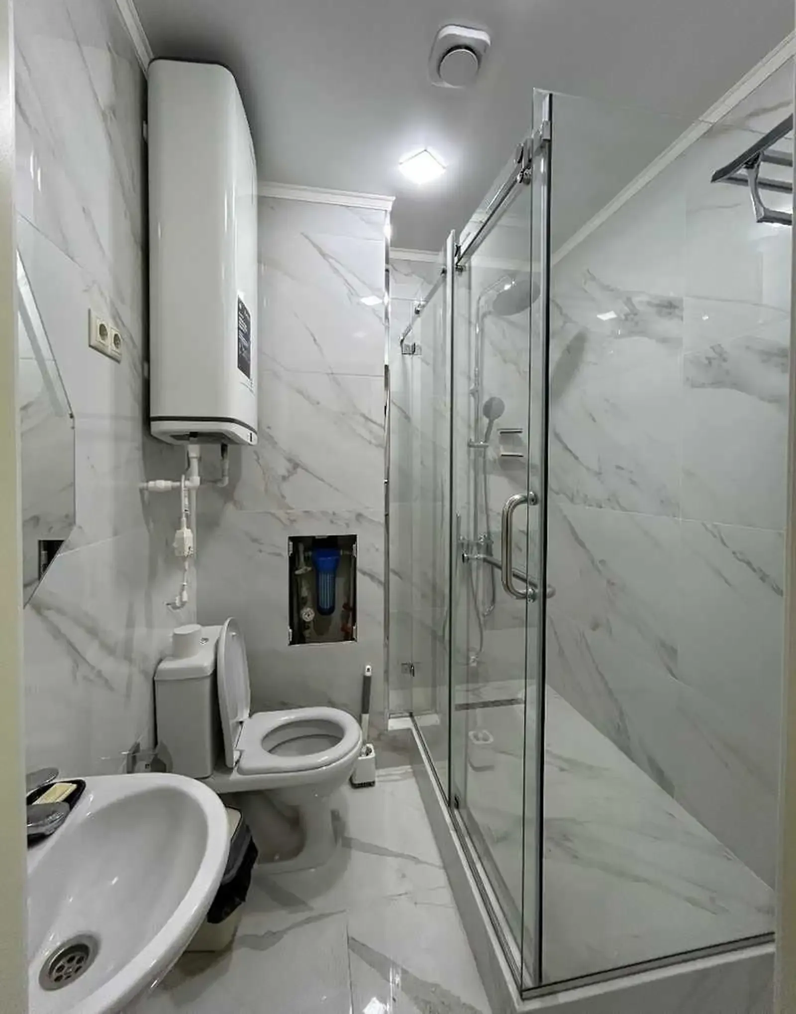 2-комн. квартира, 16 этаж, 100м²,  Гостиница HILTON